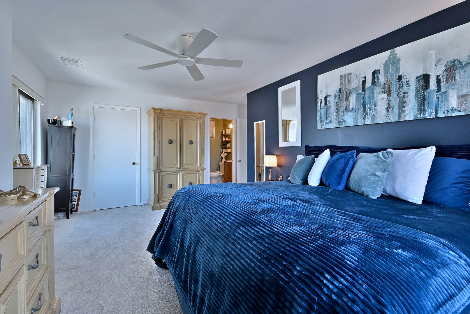 190 S Wood Dale Road #902, Wood Dale, IL 60191