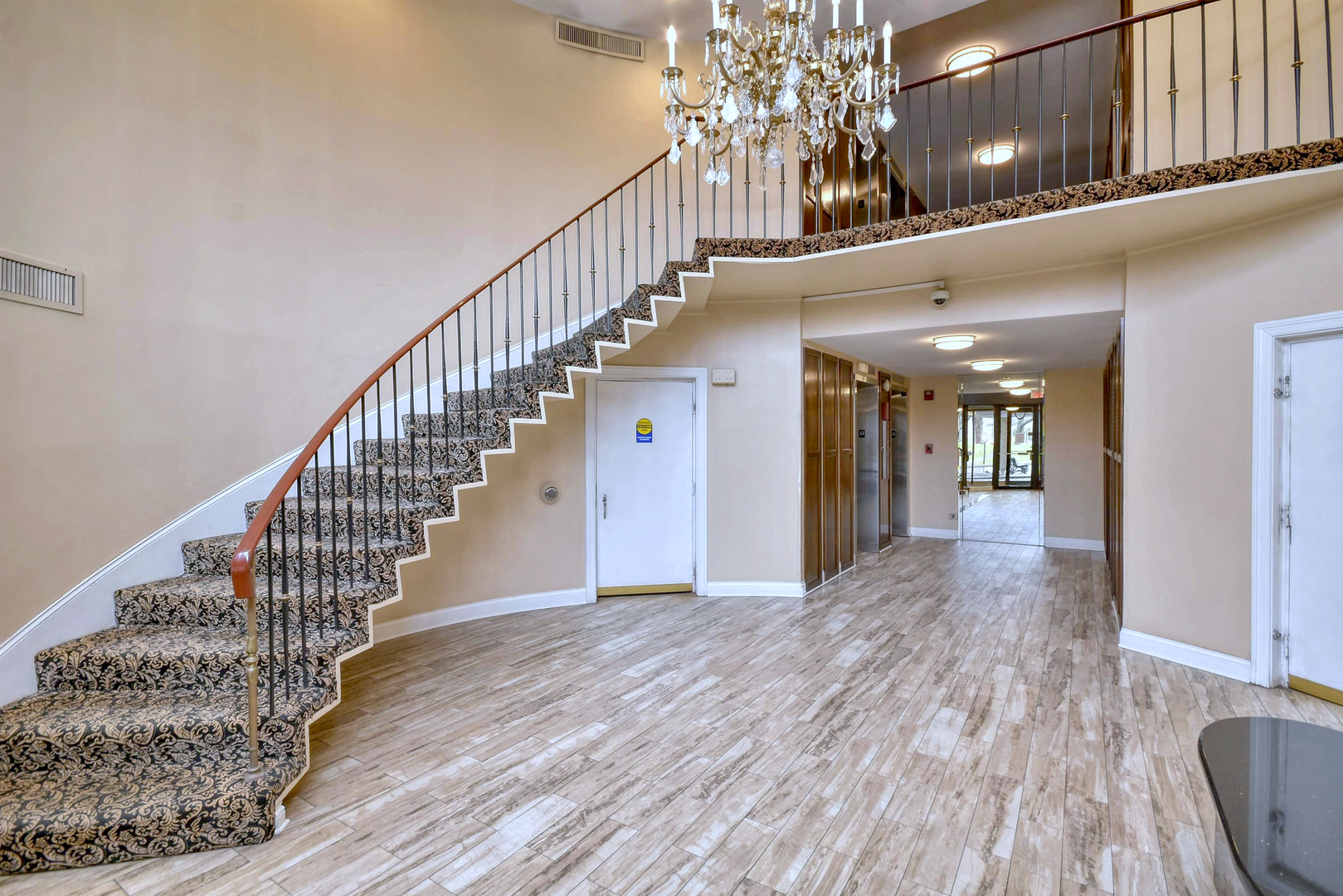 190 S Wood Dale Road #902, Wood Dale, IL 60191