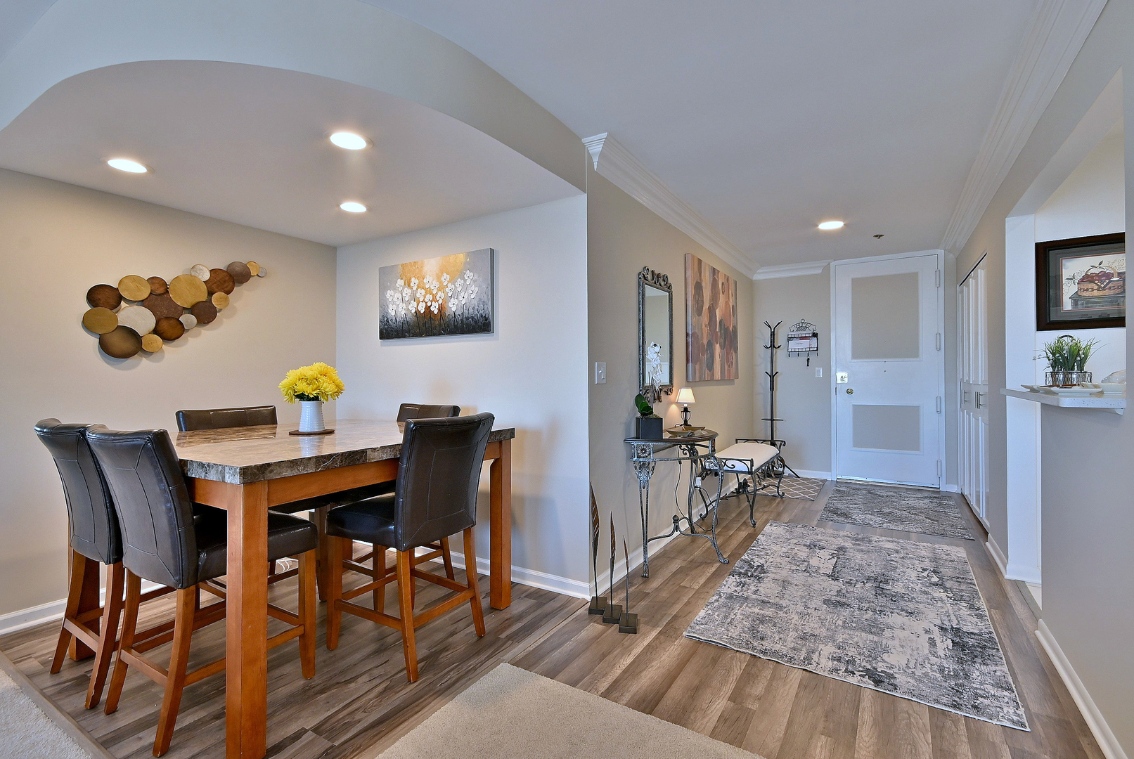 190 S Wood Dale Road #902, Wood Dale, IL 60191