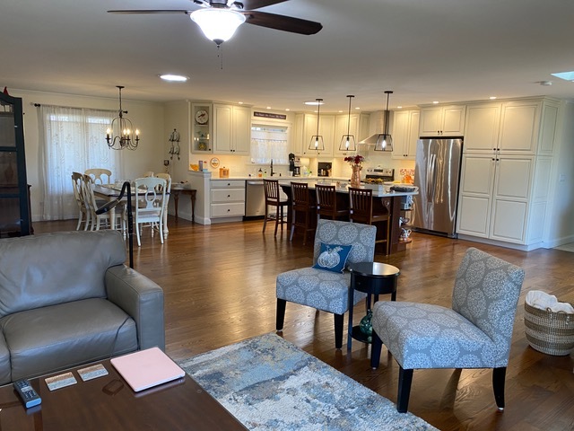 3N010 Woodview Drive, West Chicago, IL 60185