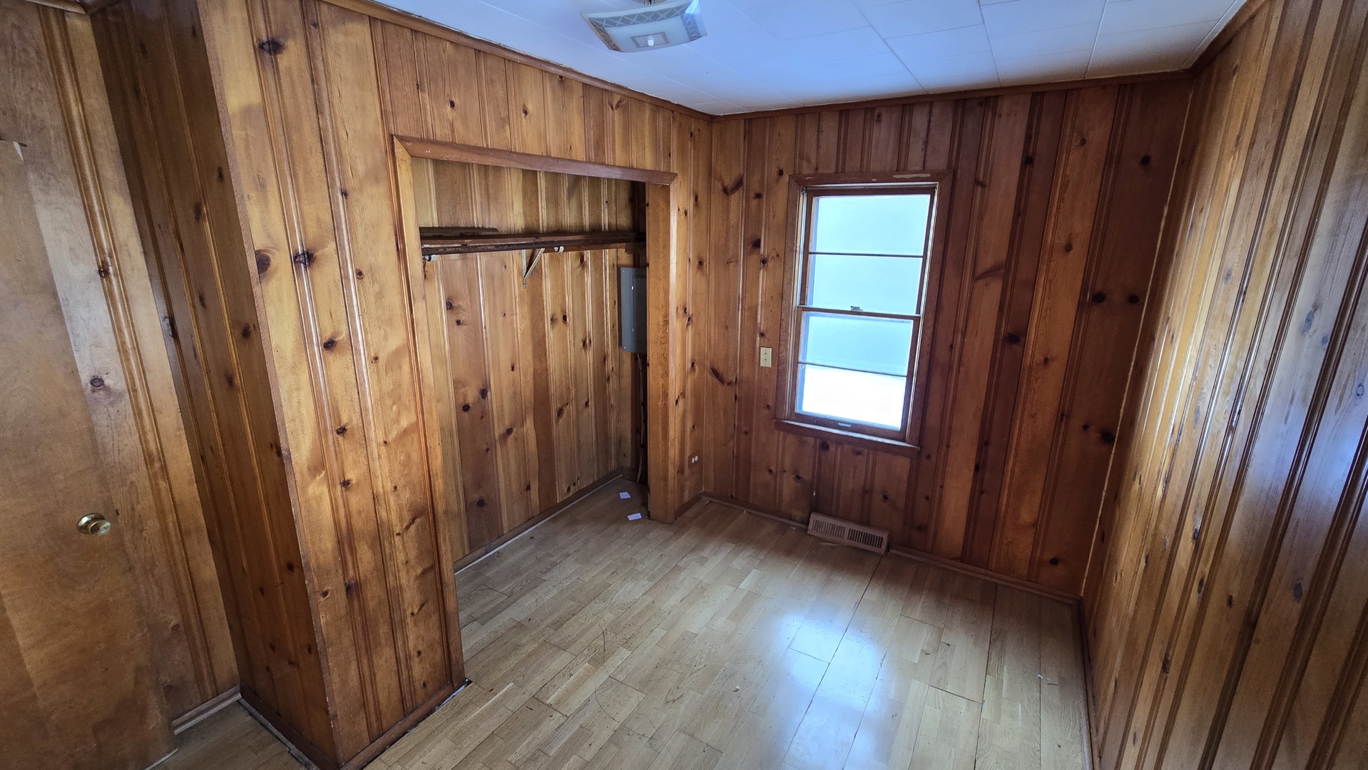 24419 68th Street, Salem, WI 53168