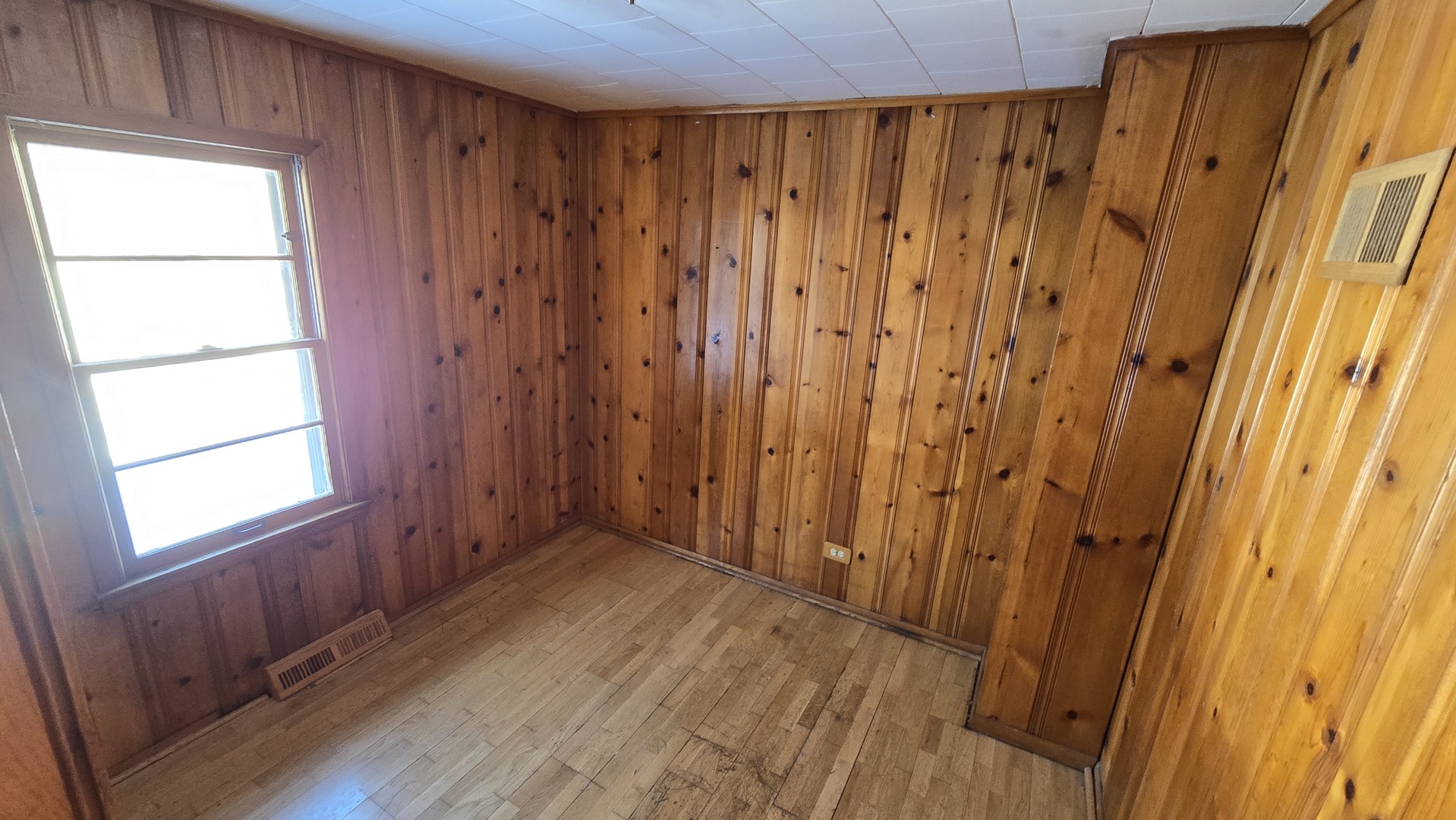 24419 68th Street, Salem, WI 53168