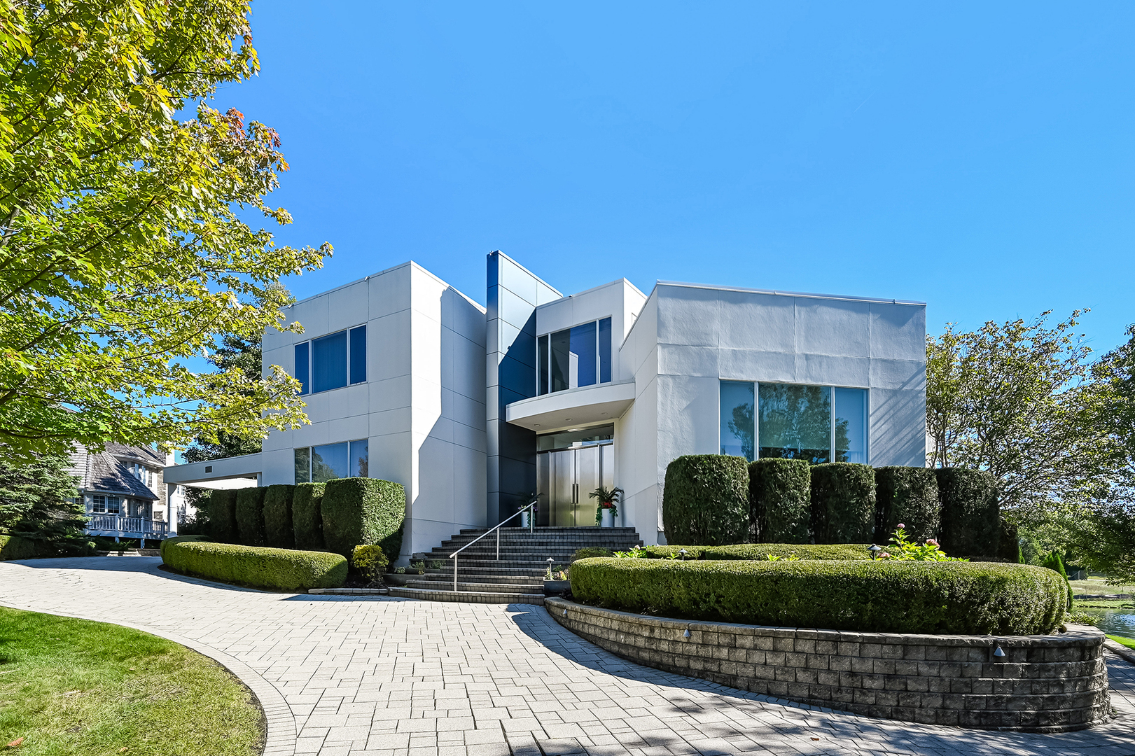 9233 Falling Waters Drive, Burr Ridge, IL 60527