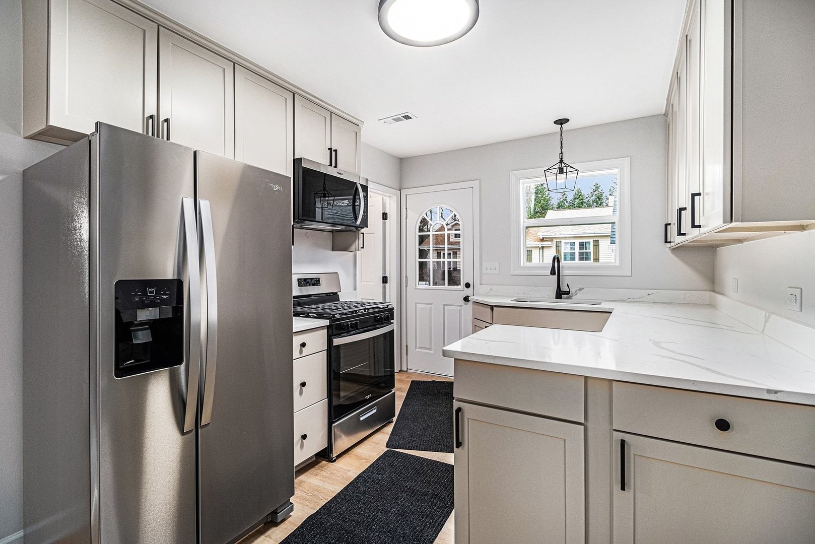 1104 Hillcrest Avenue, Fox River Grove, IL 60021