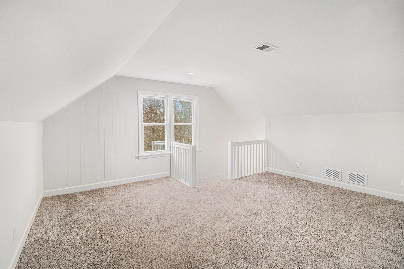 1104 Hillcrest Avenue, Fox River Grove, IL 60021