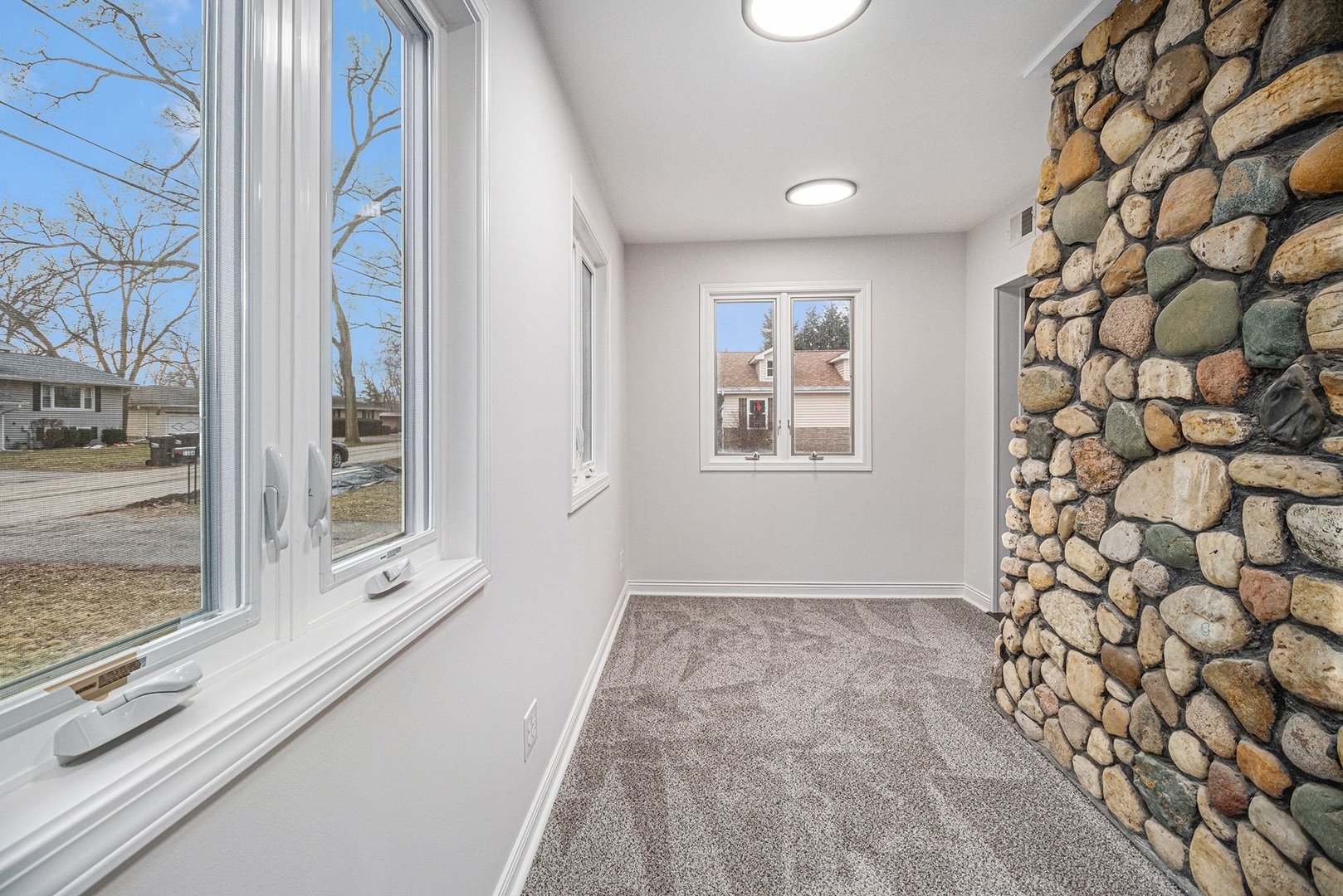 1104 Hillcrest Avenue, Fox River Grove, IL 60021