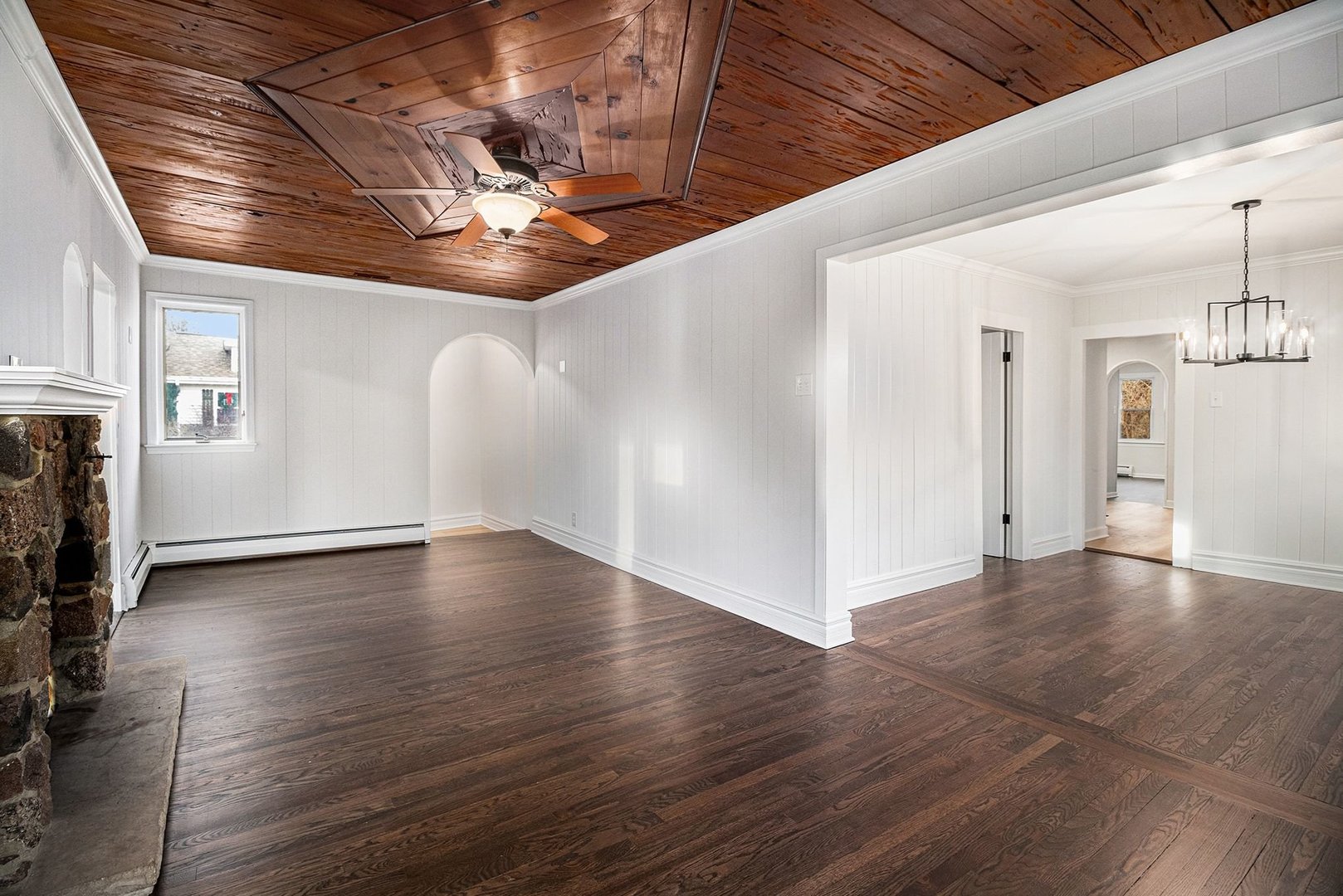 1104 Hillcrest Avenue, Fox River Grove, IL 60021