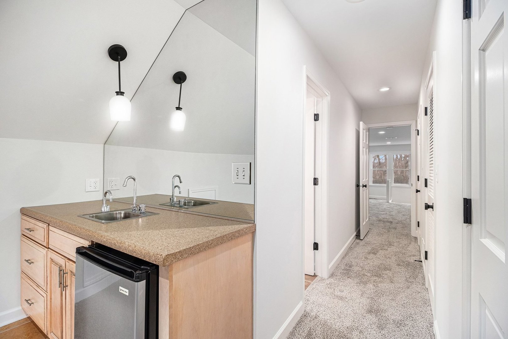 1104 Hillcrest Avenue, Fox River Grove, IL 60021