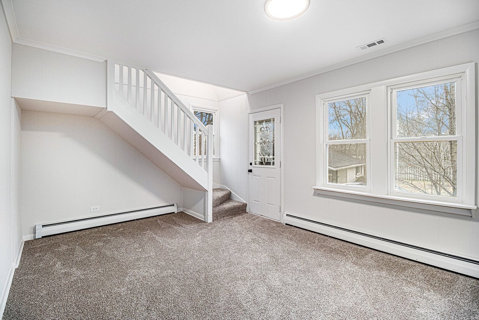 1104 Hillcrest Avenue, Fox River Grove, IL 60021