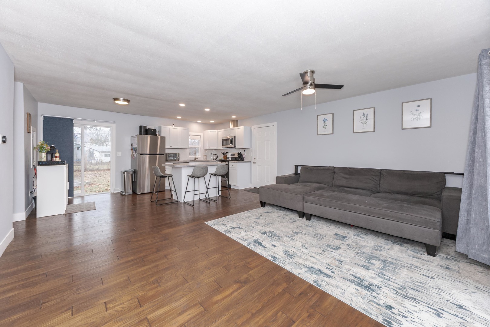 221 Meadowbrook Drive, Bloomington, IL 61701