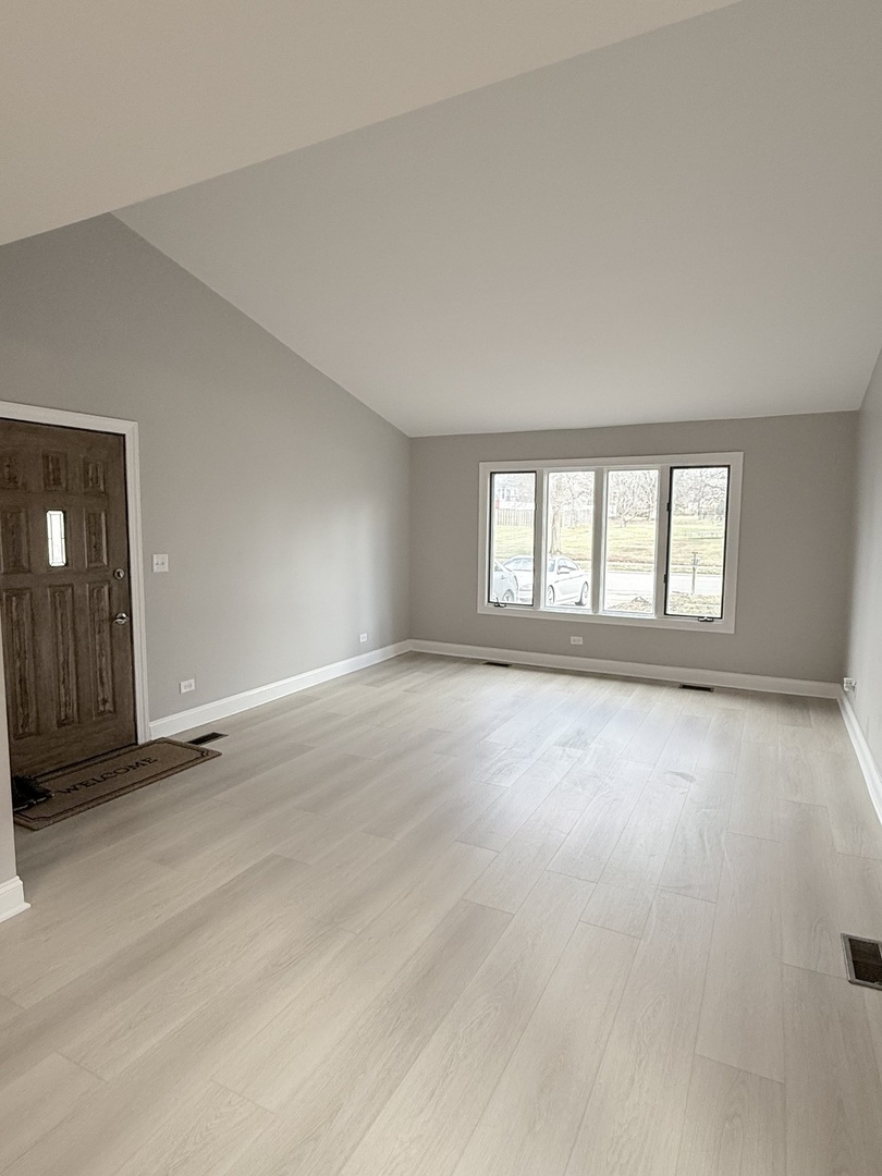 306 Brookdale Drive #A, Bloomingdale, IL 60108