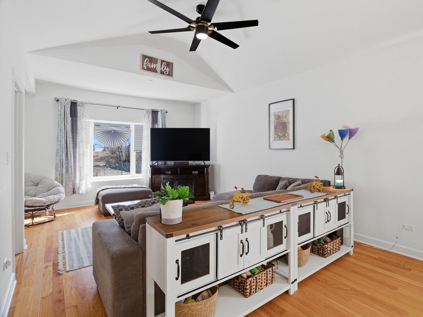 8566 S 83rd Avenue, Hickory Hills, IL 60457