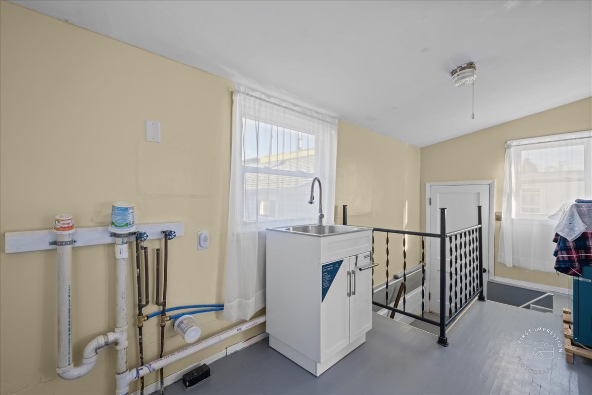 909 E Railroad Street, Sandwich, IL 60548