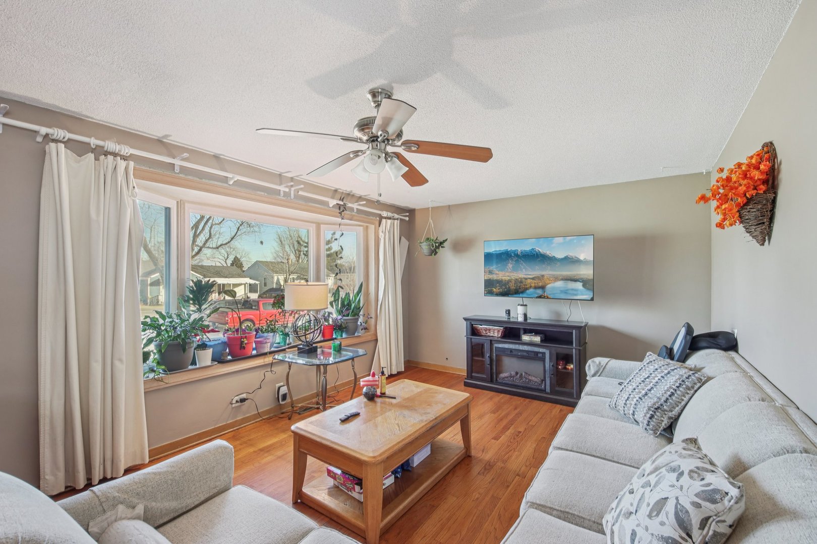 4604 Maple Avenue, Forest View, IL 60402