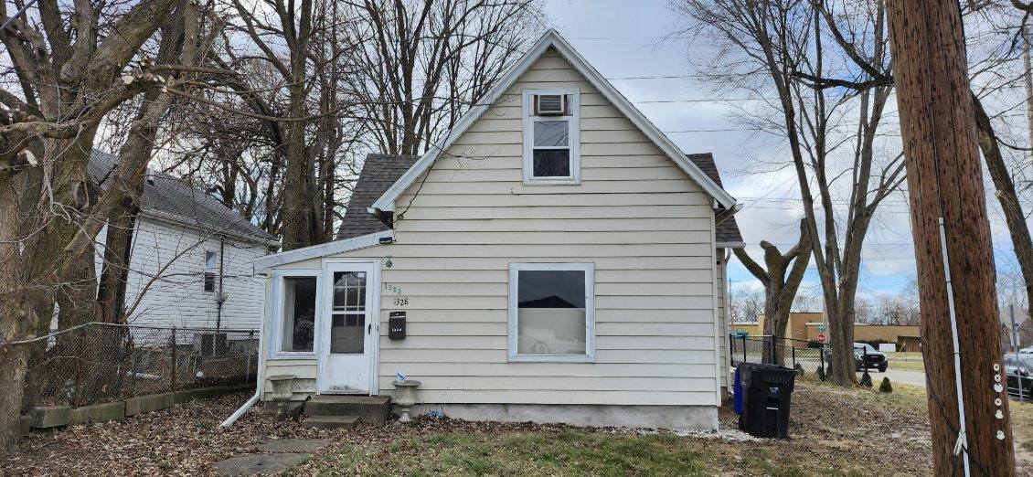 1328 N Mason Street, Bloomington, IL 61701