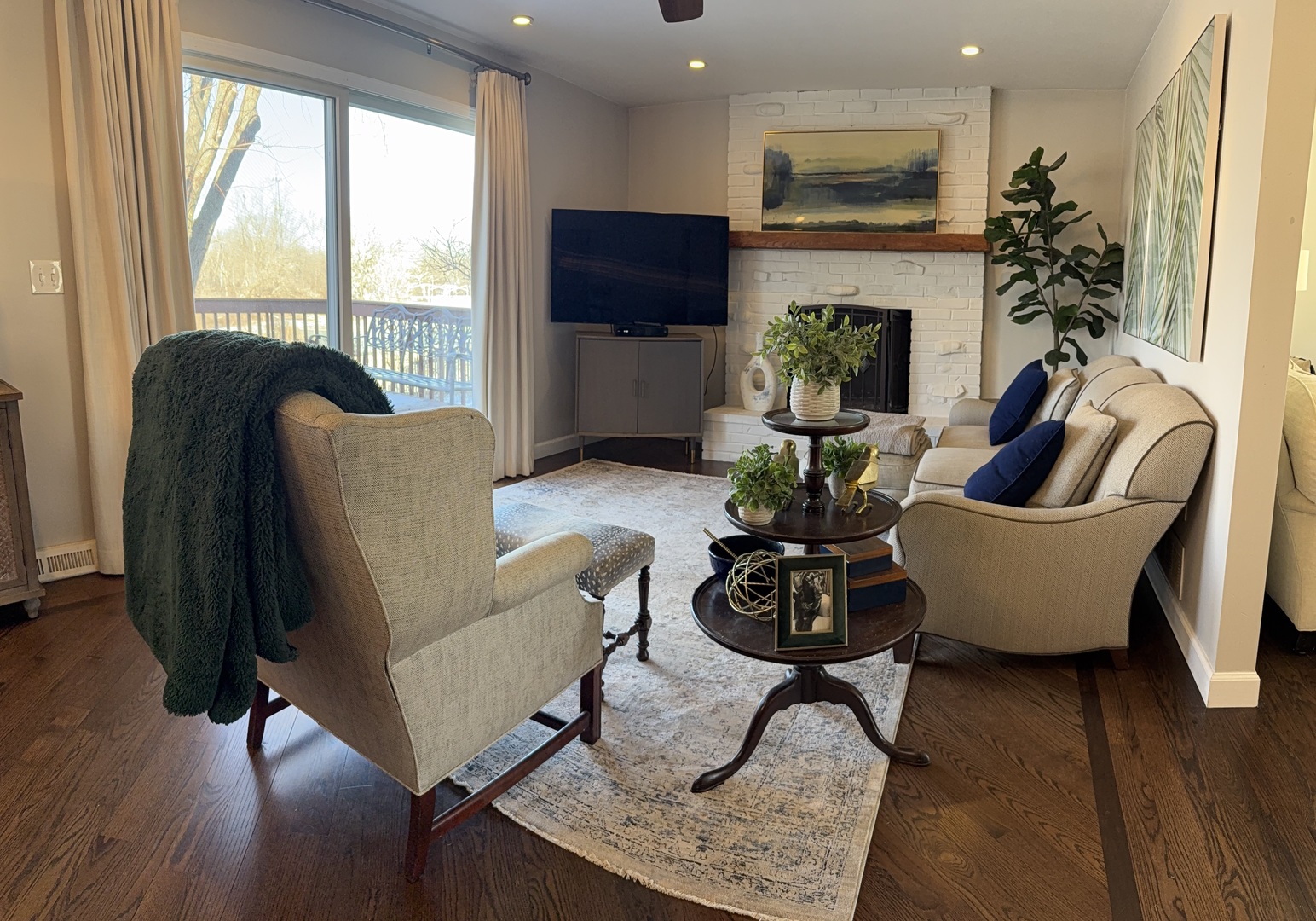 309 Carriage Hill Road, Naperville, IL 60565