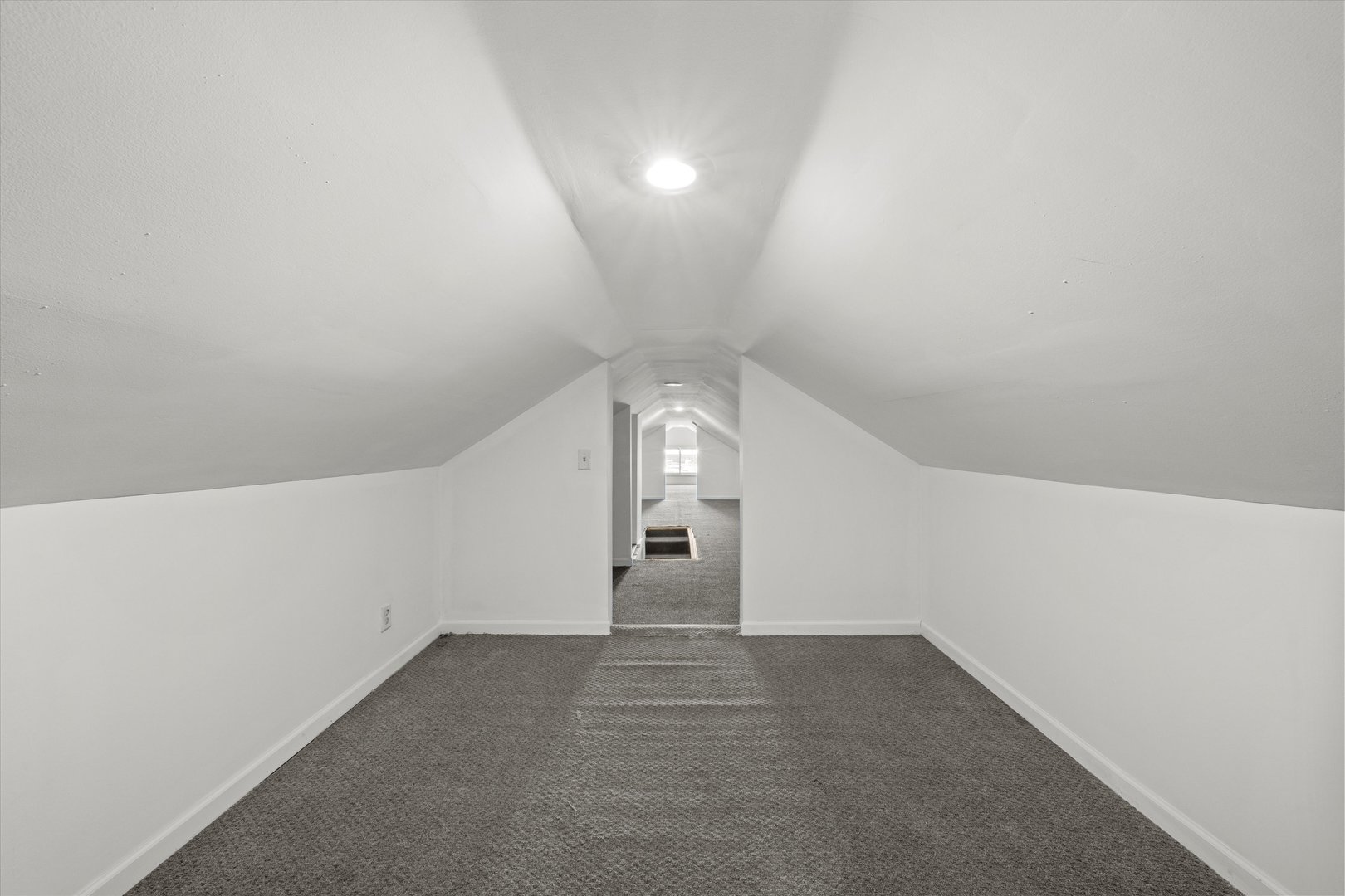 607 N 9th Avenue, Maywood, IL 60153