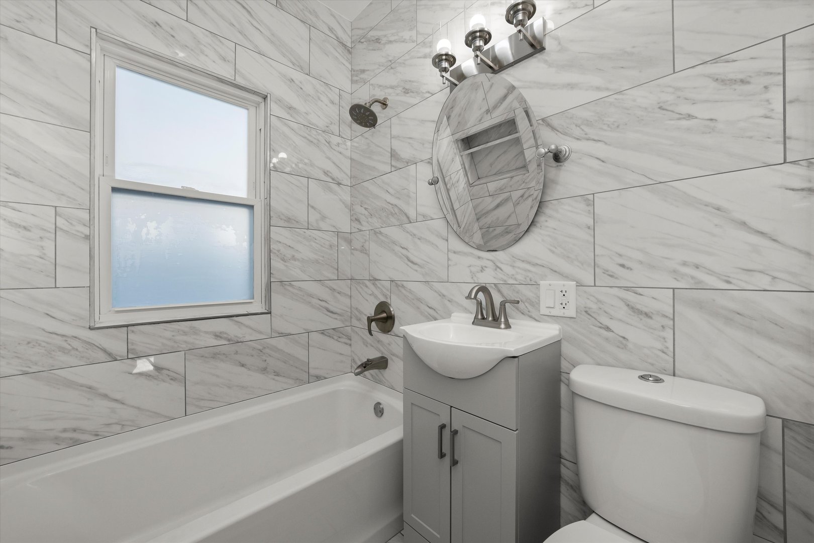 607 N 9th Avenue, Maywood, IL 60153