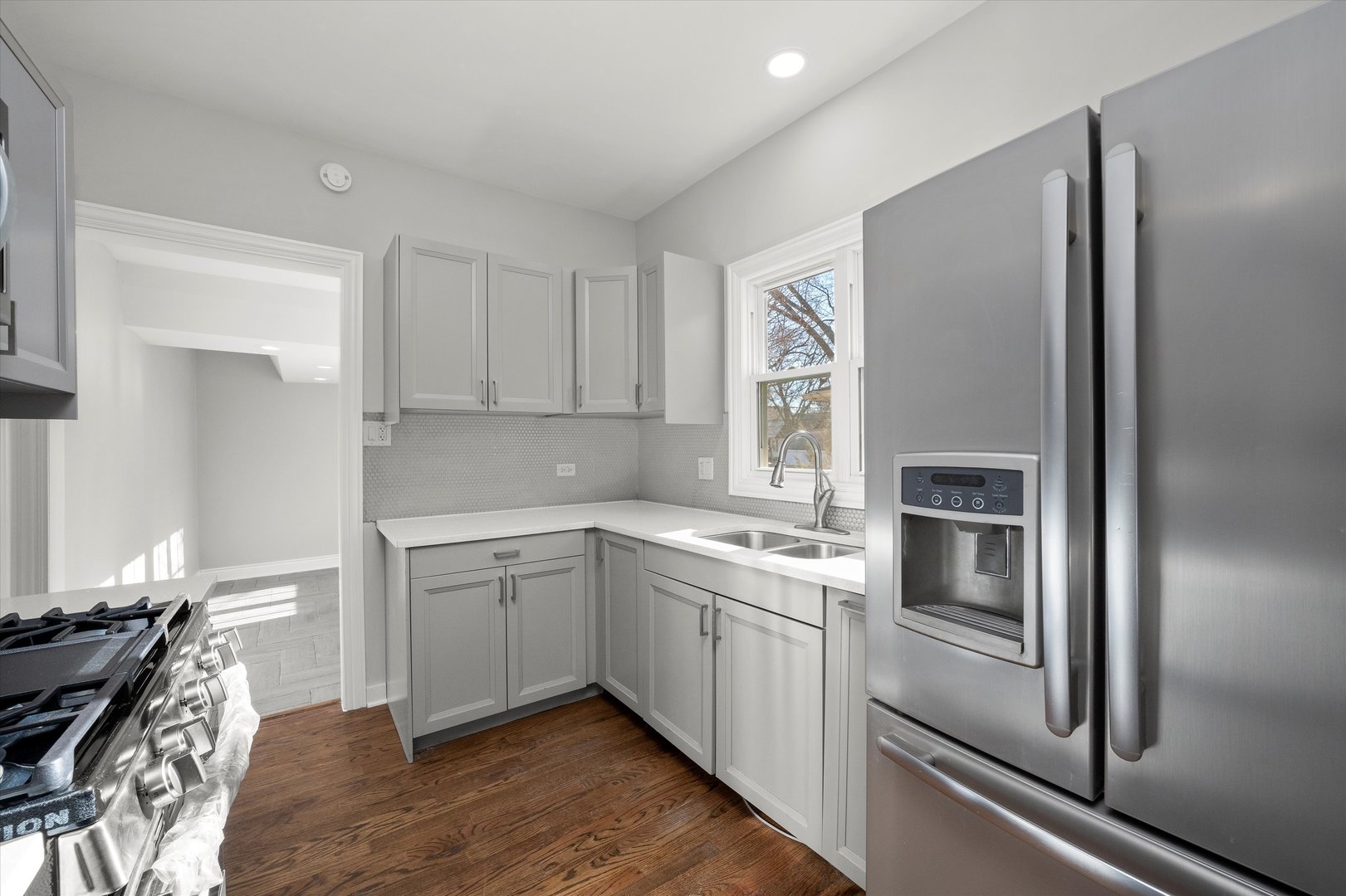 607 N 9th Avenue, Maywood, IL 60153