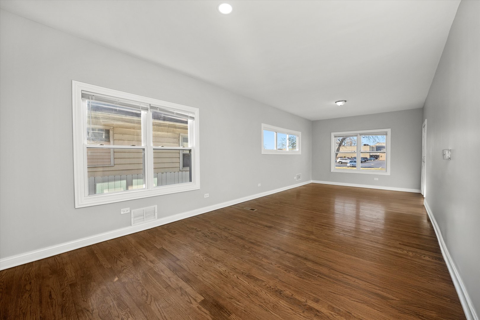 607 N 9th Avenue, Maywood, IL 60153