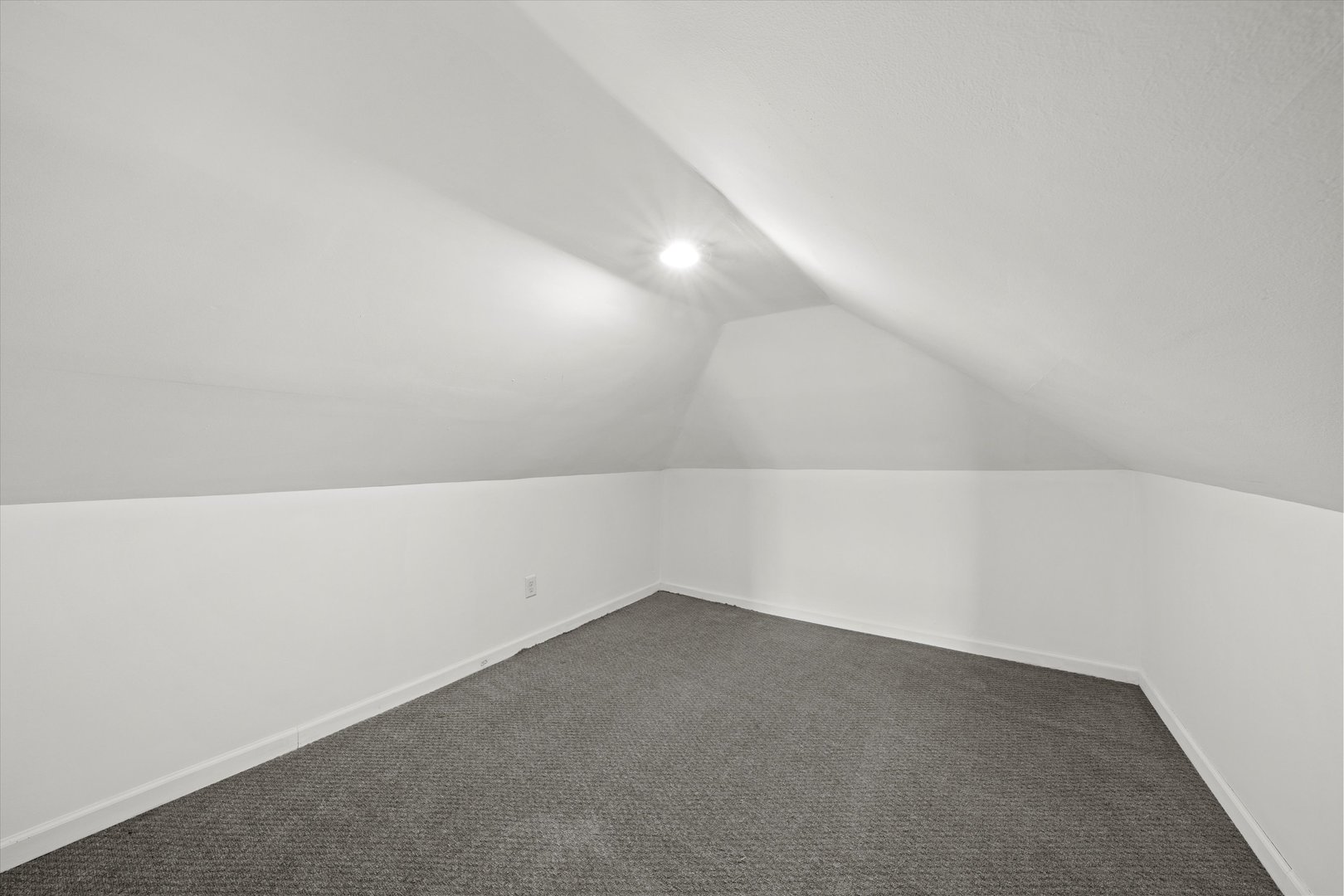 607 N 9th Avenue, Maywood, IL 60153