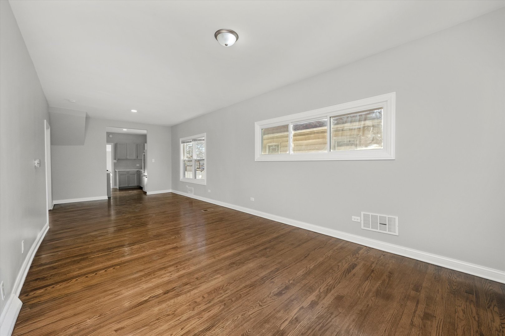 607 N 9th Avenue, Maywood, IL 60153