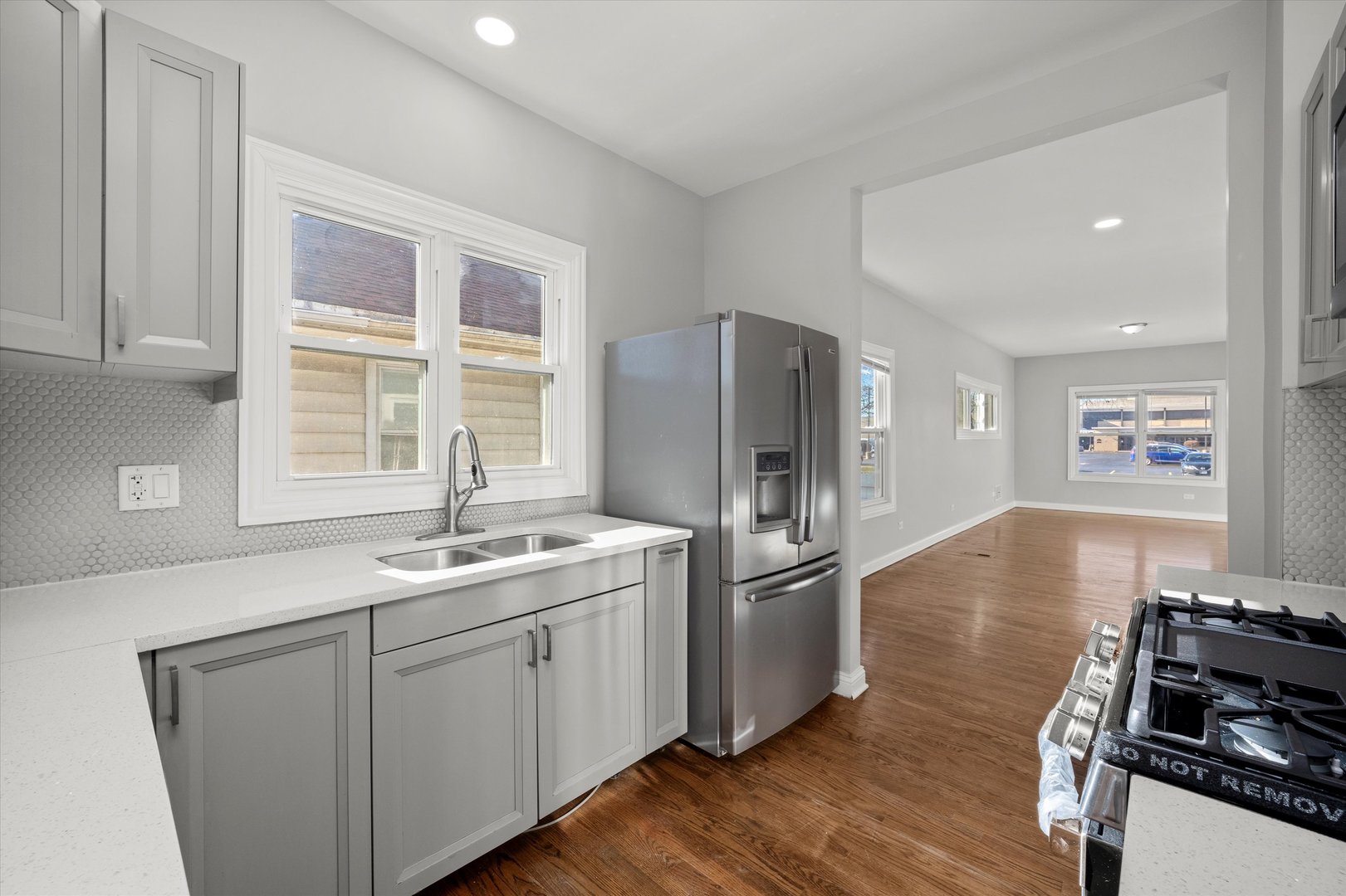 607 N 9th Avenue, Maywood, IL 60153