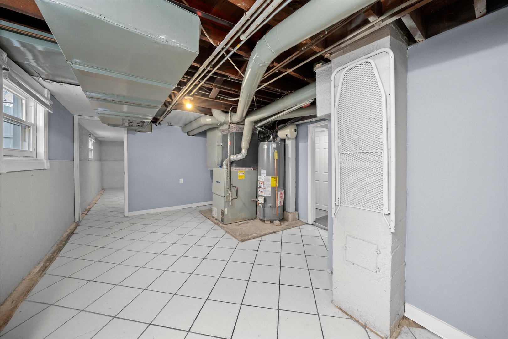 607 N 9th Avenue, Maywood, IL 60153