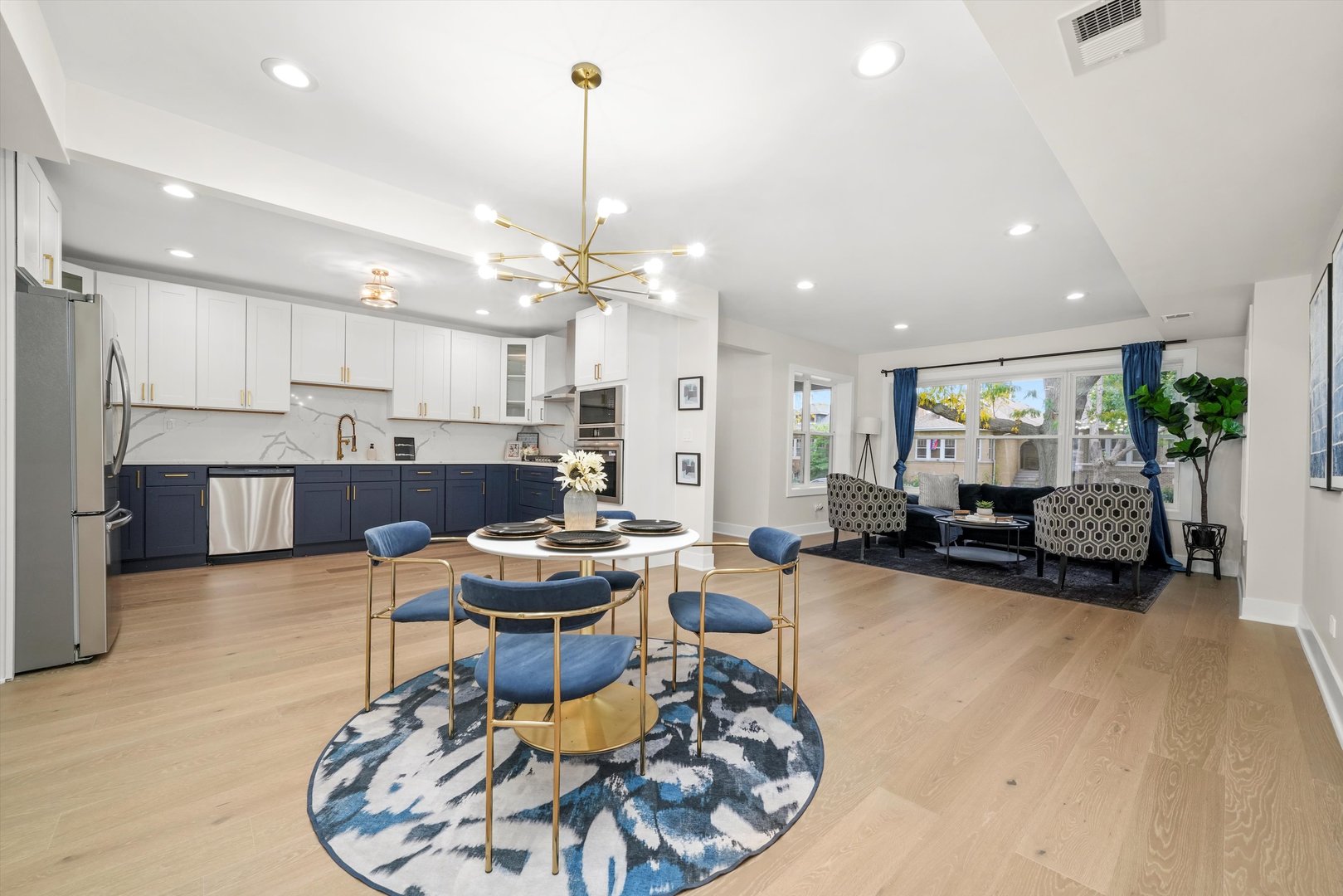 6144 N Maplewood Avenue, Chicago, IL 60659