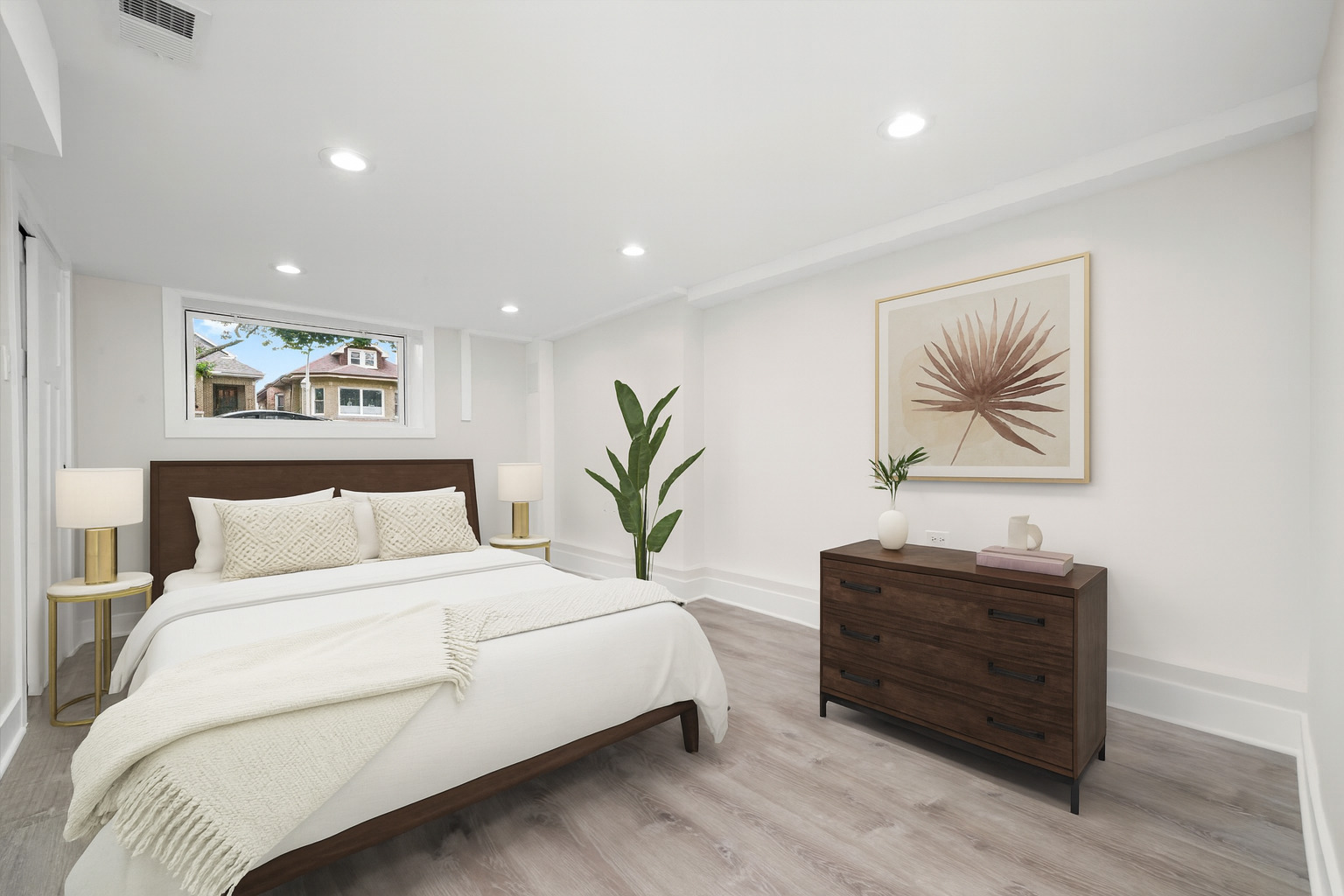 6144 N Maplewood Avenue, Chicago, IL 60659