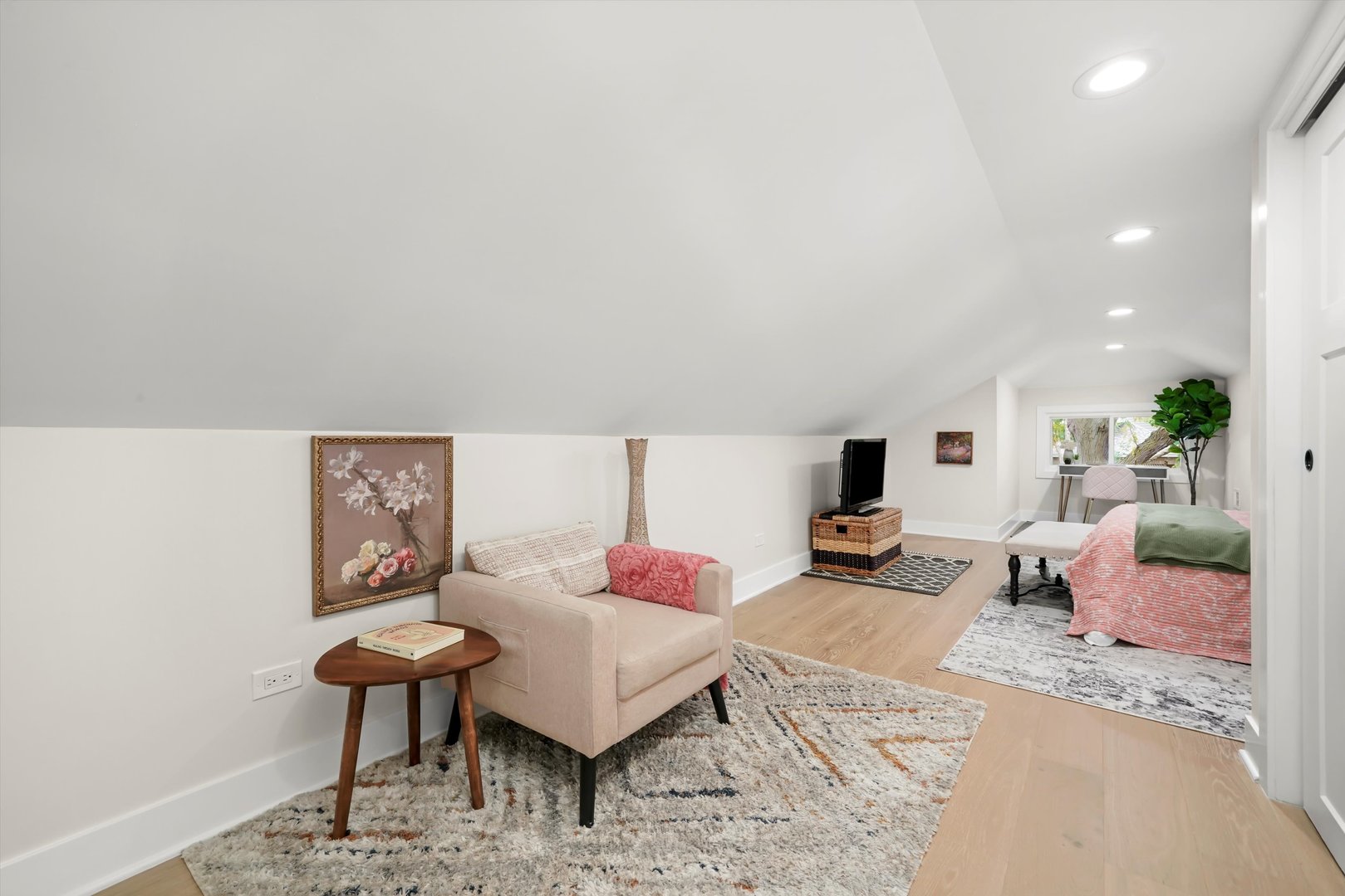 6144 N Maplewood Avenue, Chicago, IL 60659