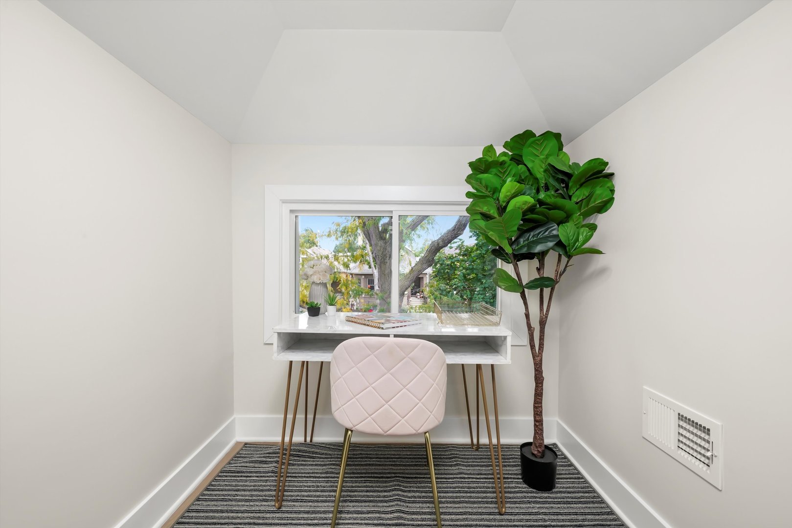 6144 N Maplewood Avenue, Chicago, IL 60659