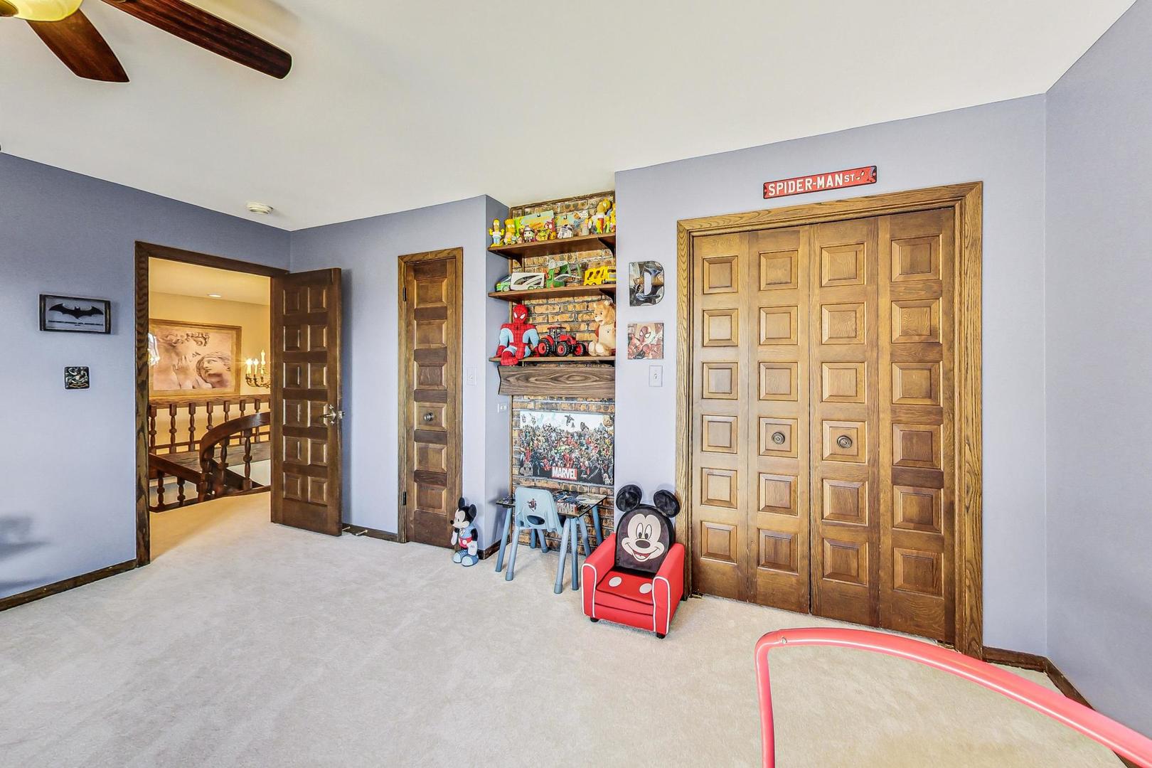 Libertyville, IL 60048