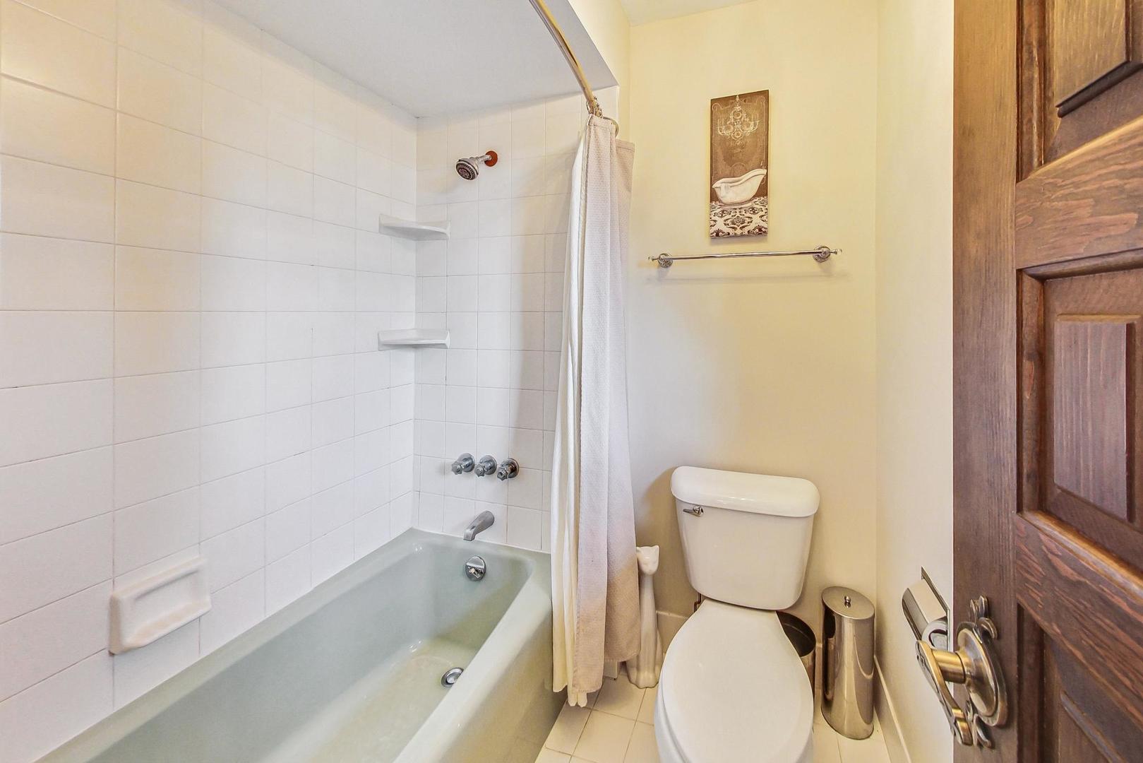 Libertyville, IL 60048