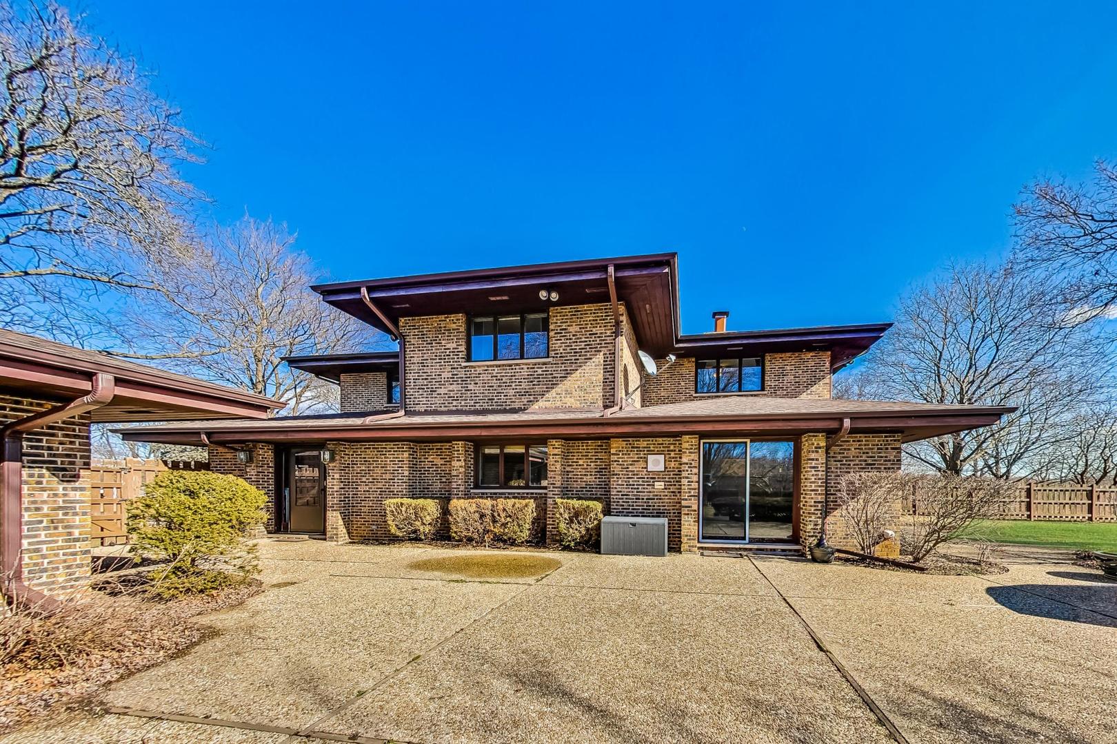 Libertyville, IL 60048