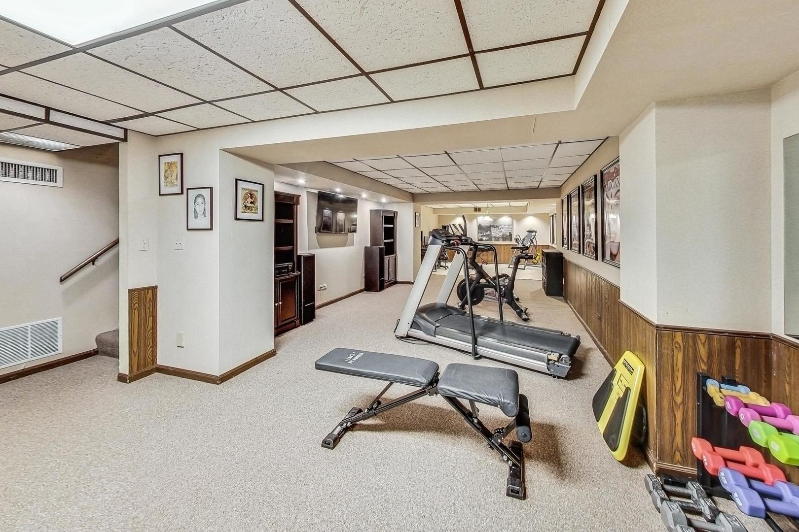 Libertyville, IL 60048