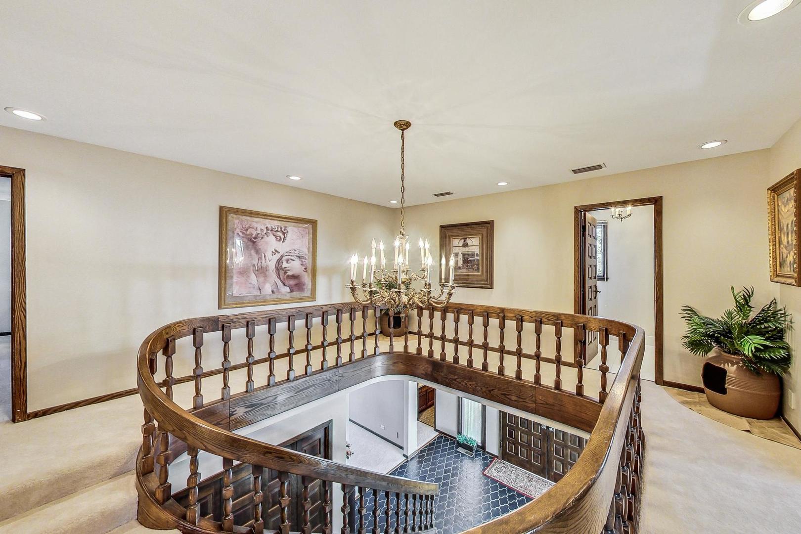 Libertyville, IL 60048