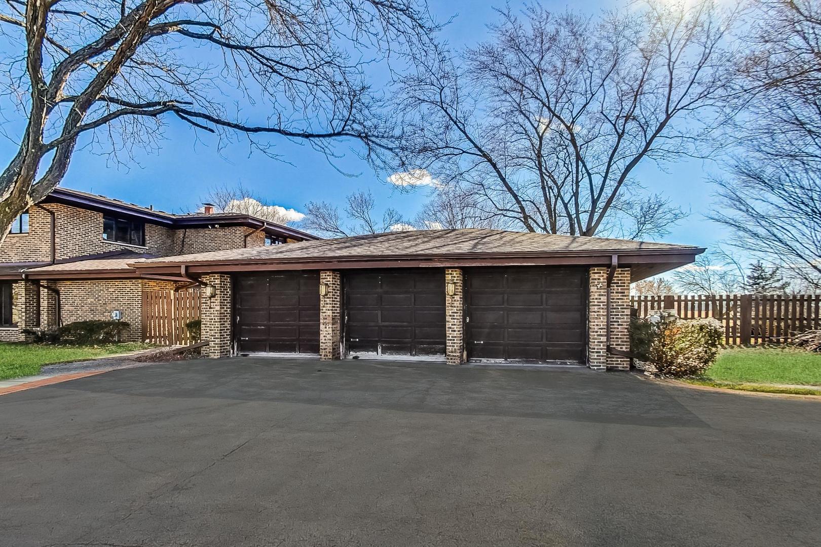 Libertyville, IL 60048