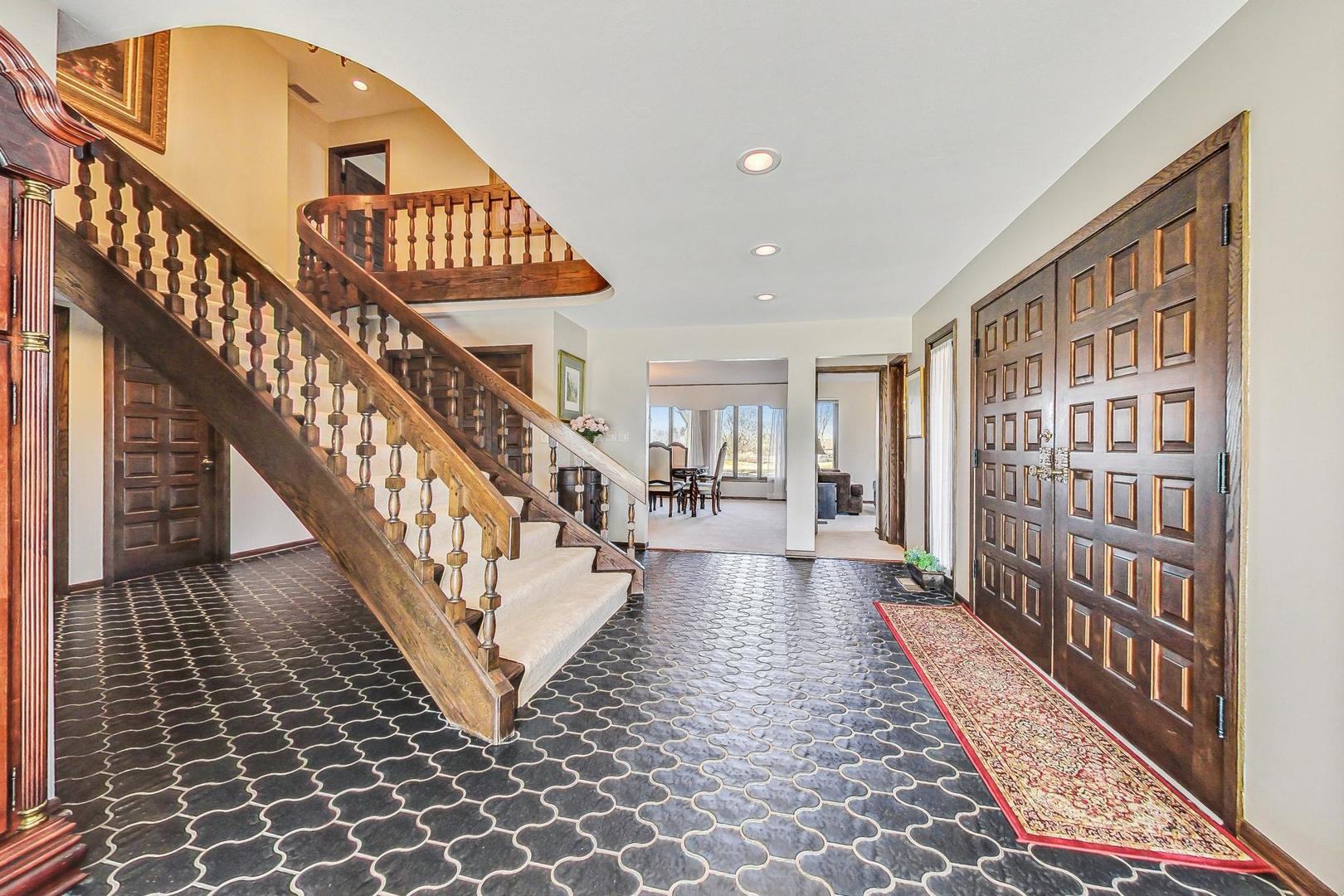 Libertyville, IL 60048