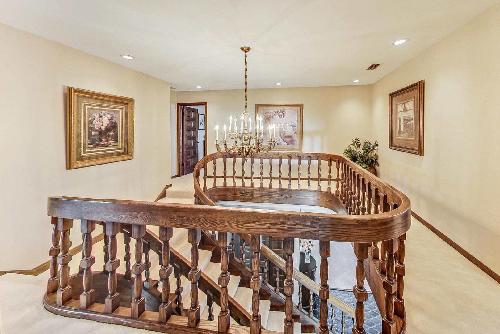 Libertyville, IL 60048