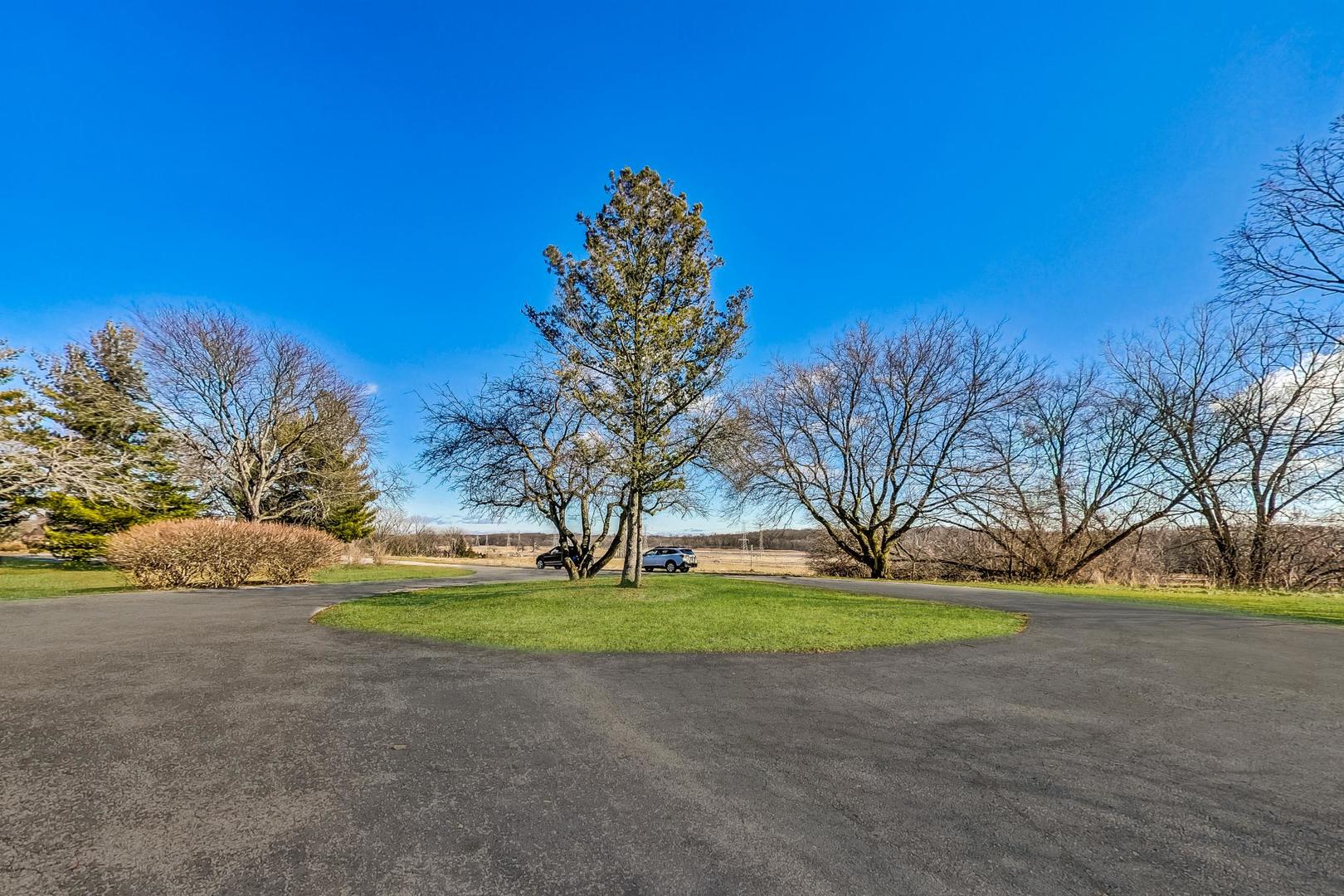 Libertyville, IL 60048