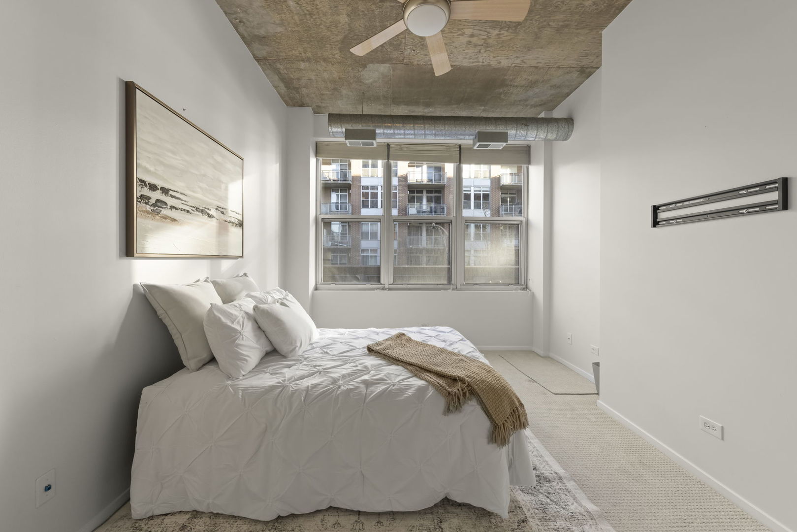 1000 W Adams Street #302, Chicago, IL 60607