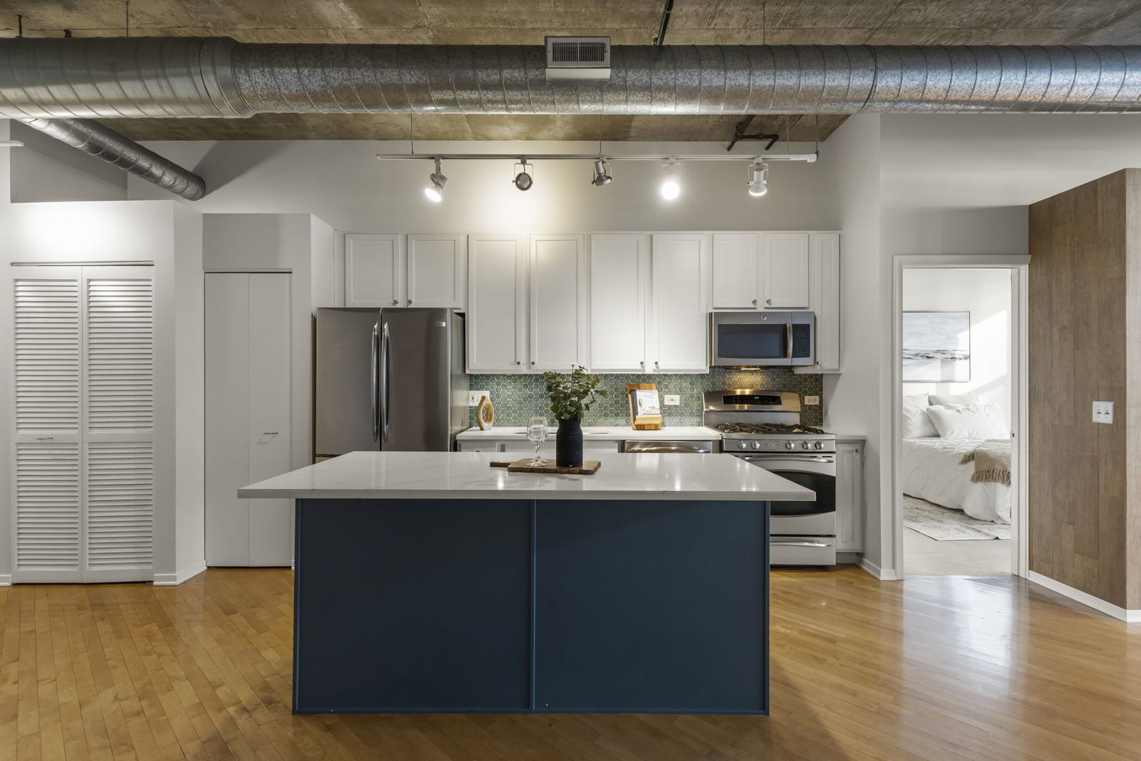 1000 W Adams Street #302, Chicago, IL 60607