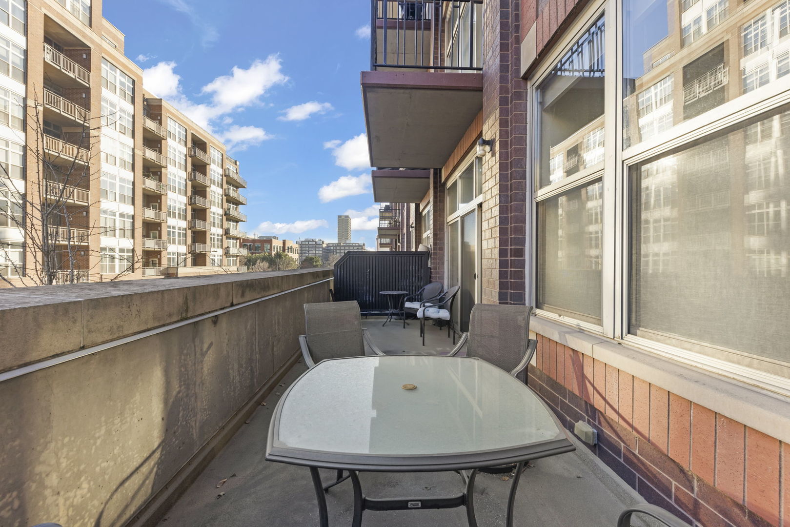 1000 W Adams Street #302, Chicago, IL 60607