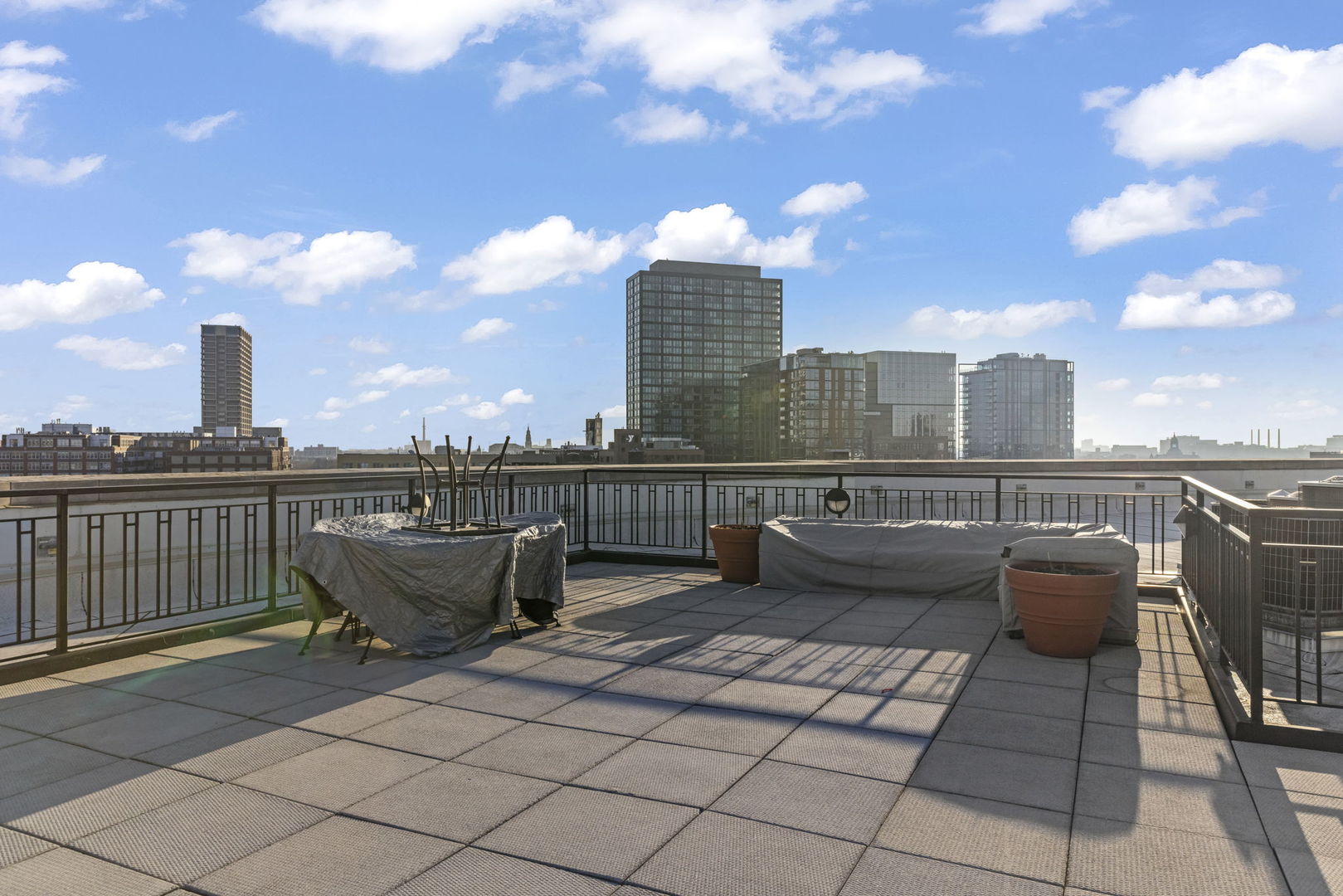 1000 W Adams Street #302, Chicago, IL 60607