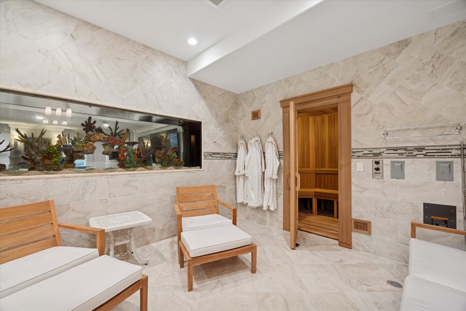 321 E 9th Street, Hinsdale, IL 60521