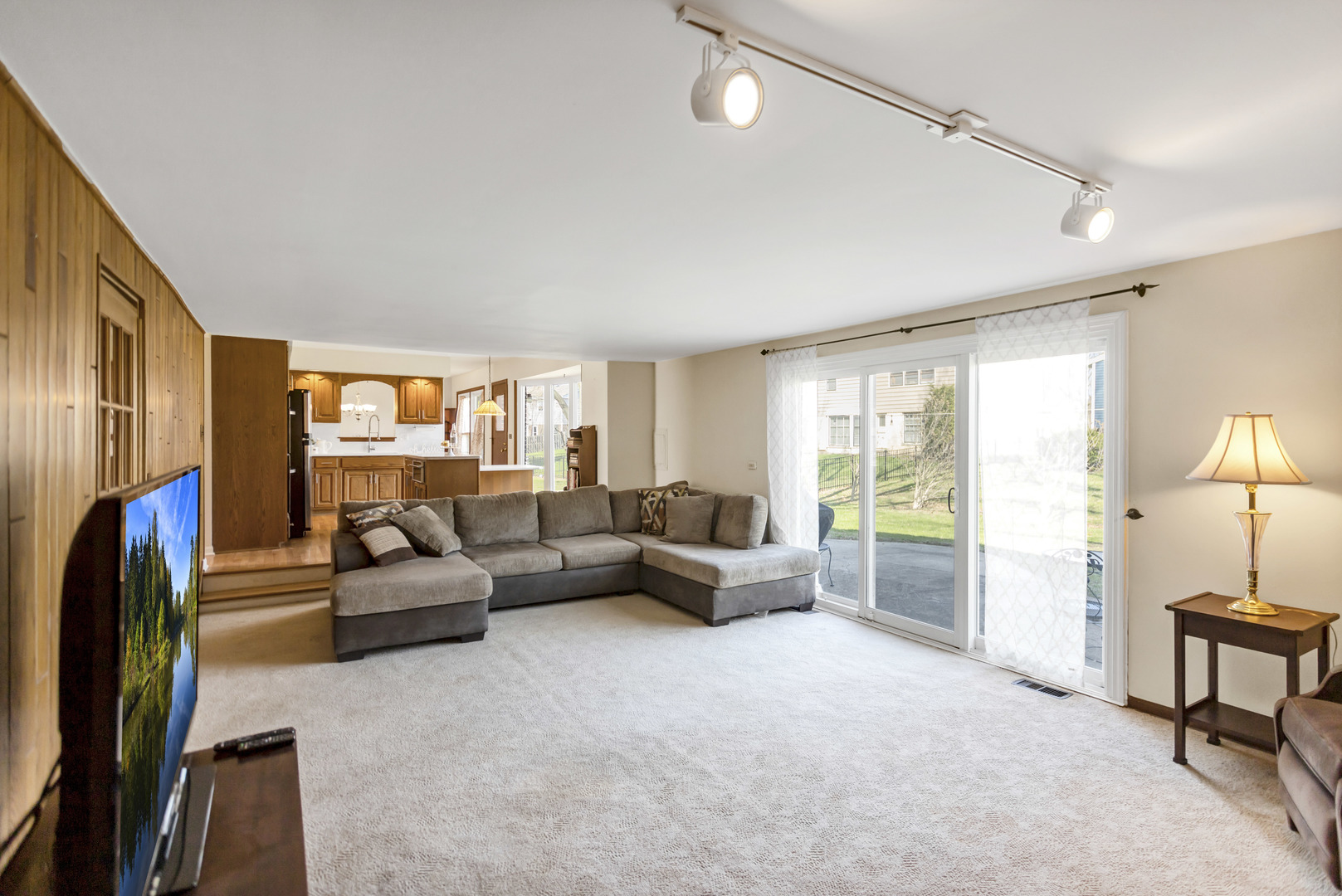 915 N Saratoga Drive, Palatine, IL 60074