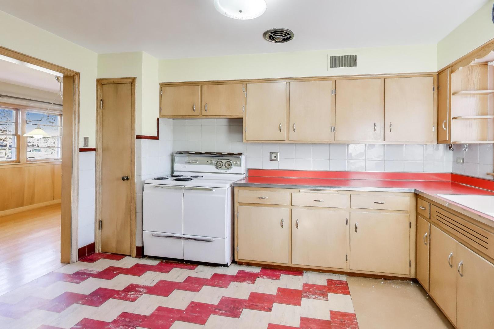 12200 S Oak Park Avenue, Palos Heights, IL 60463