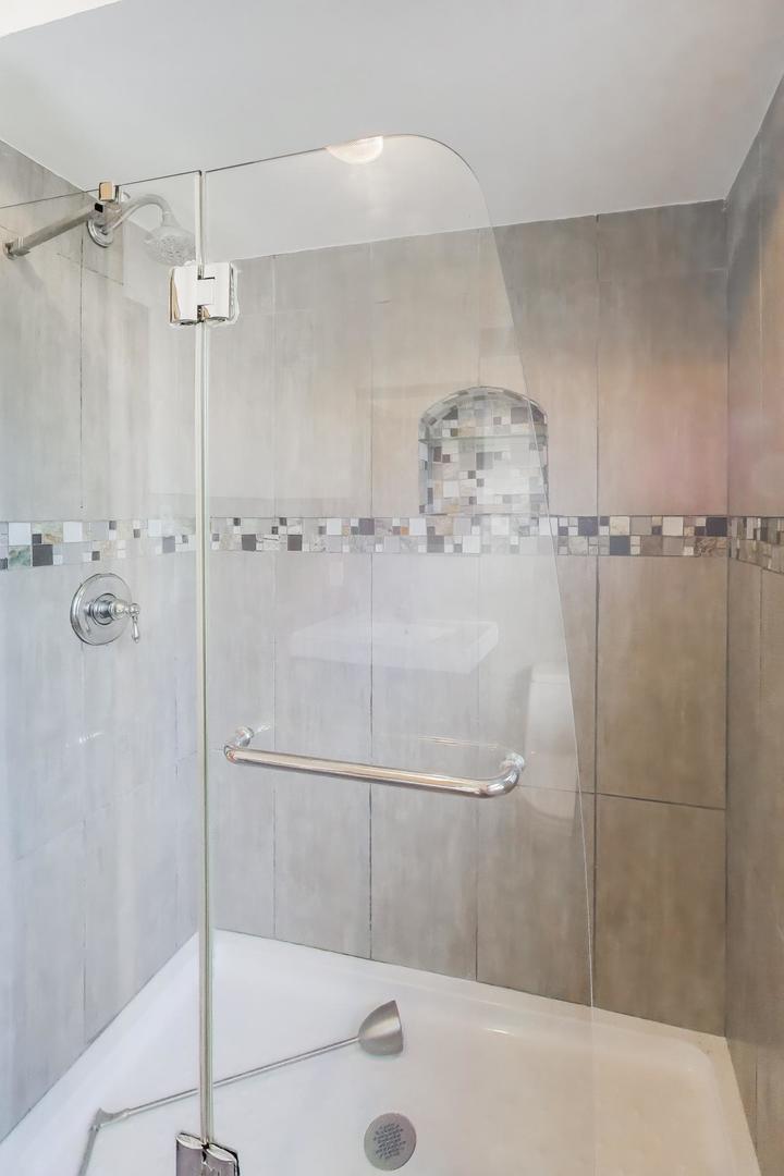 12200 S Oak Park Avenue, Palos Heights, IL 60463