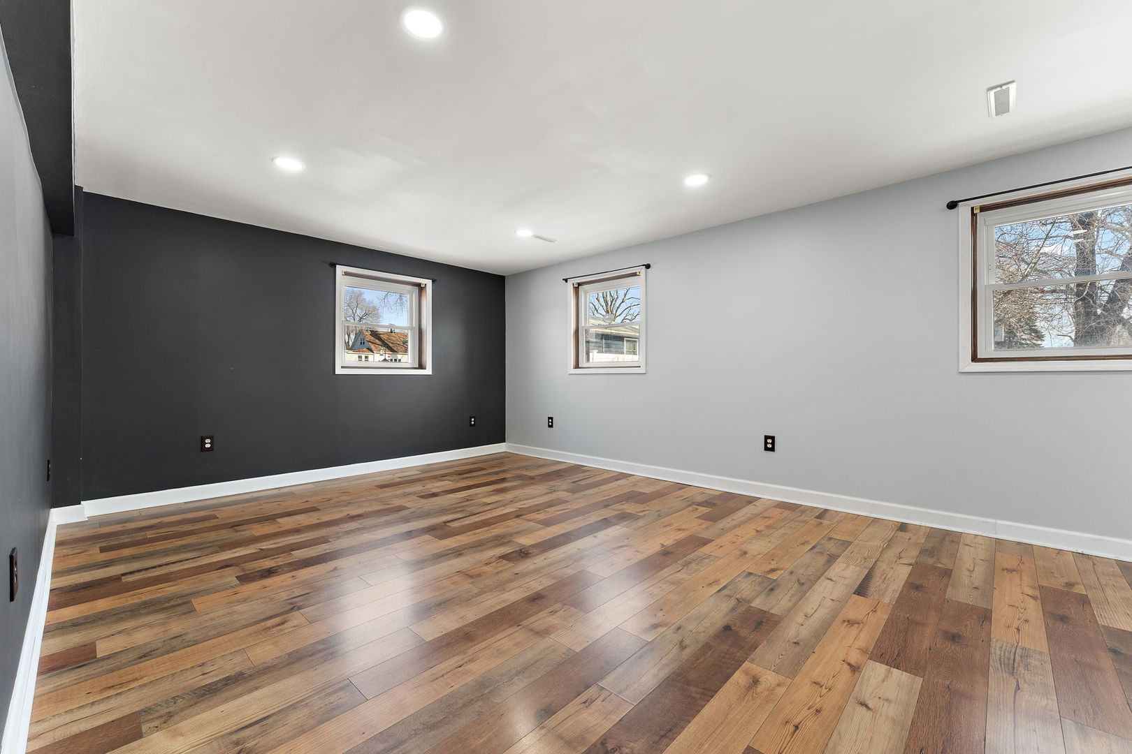 1138 N Broad Street, Griffith, IN 46319